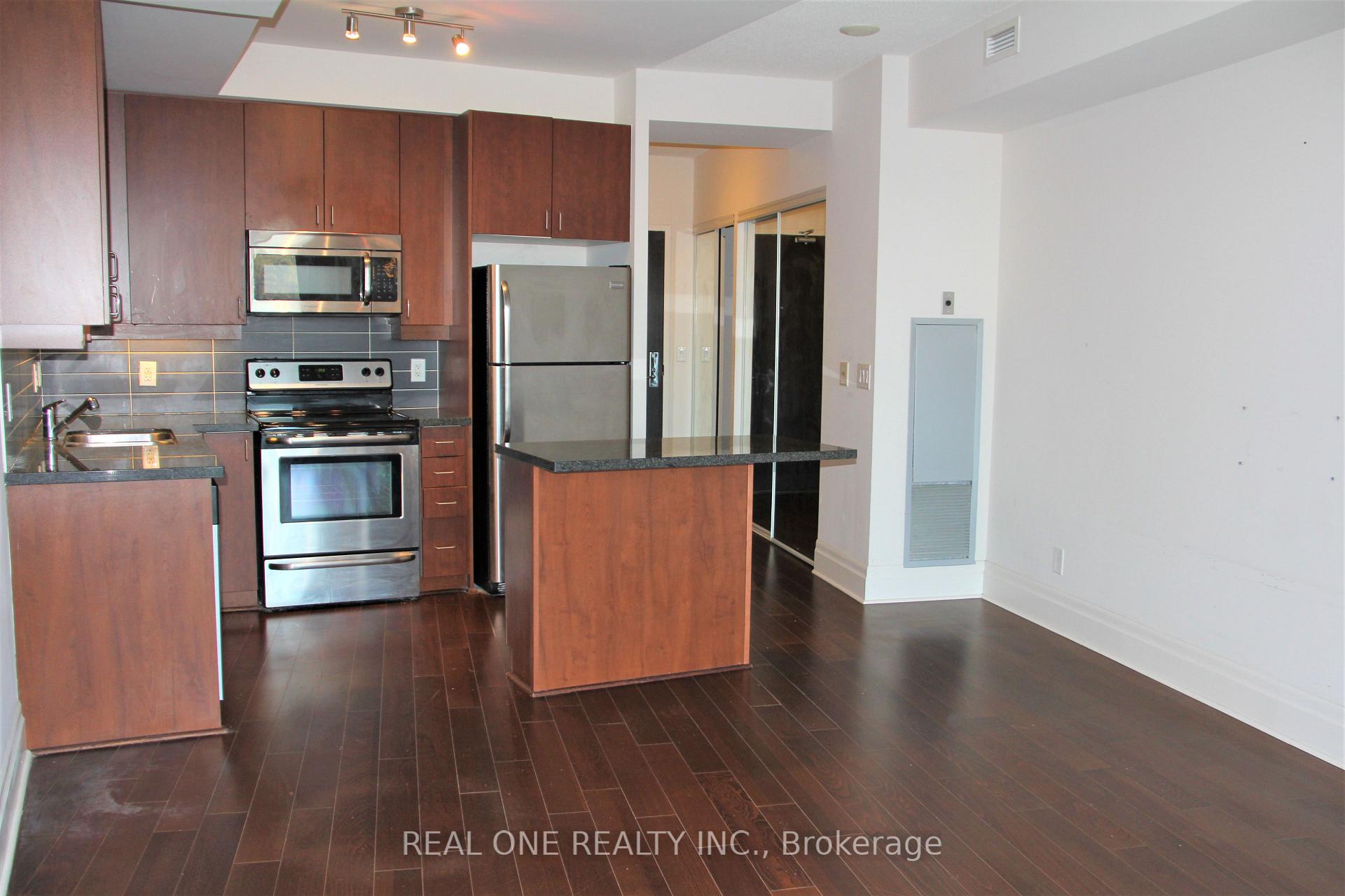 Photo 5 of Unit 210, 111 Upper Duke Crescent, Markham, Unionville — HOMEH