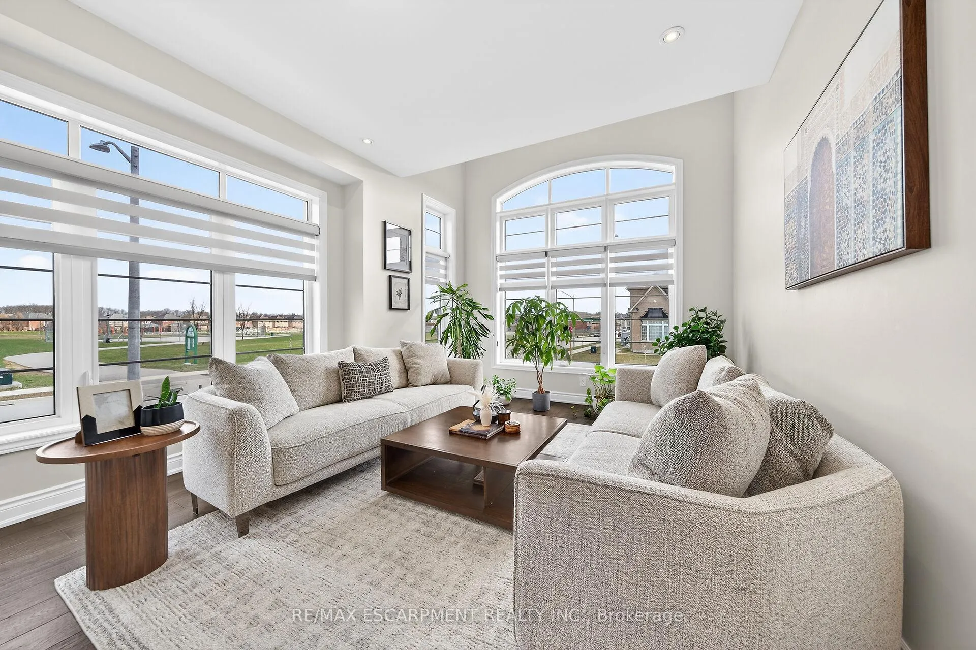 Photo 7 of 140 Robertson Road, Hamilton, Meadowlands — HOMEH