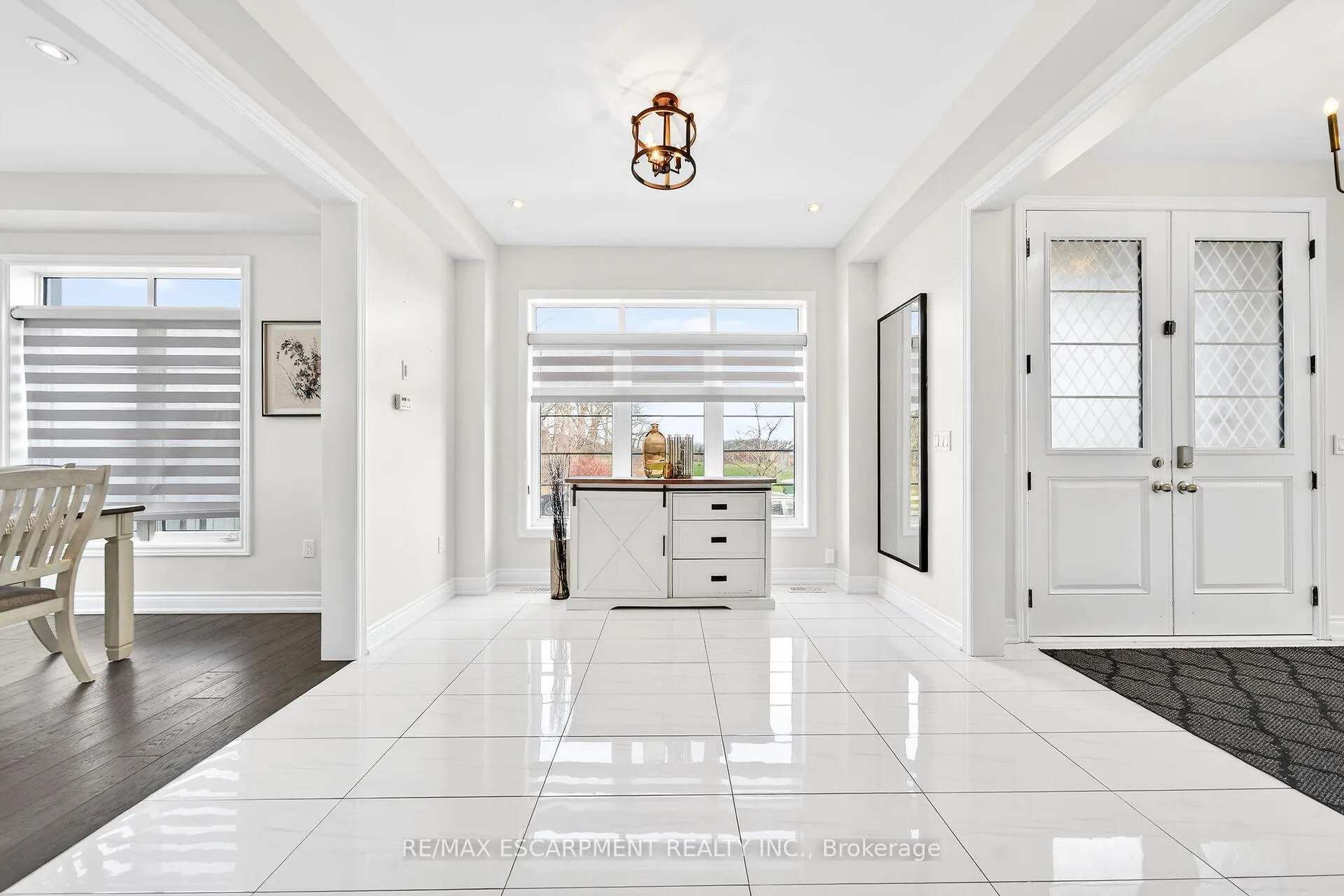 Photo 8 of 140 Robertson Road, Hamilton, Meadowlands — HOMEH