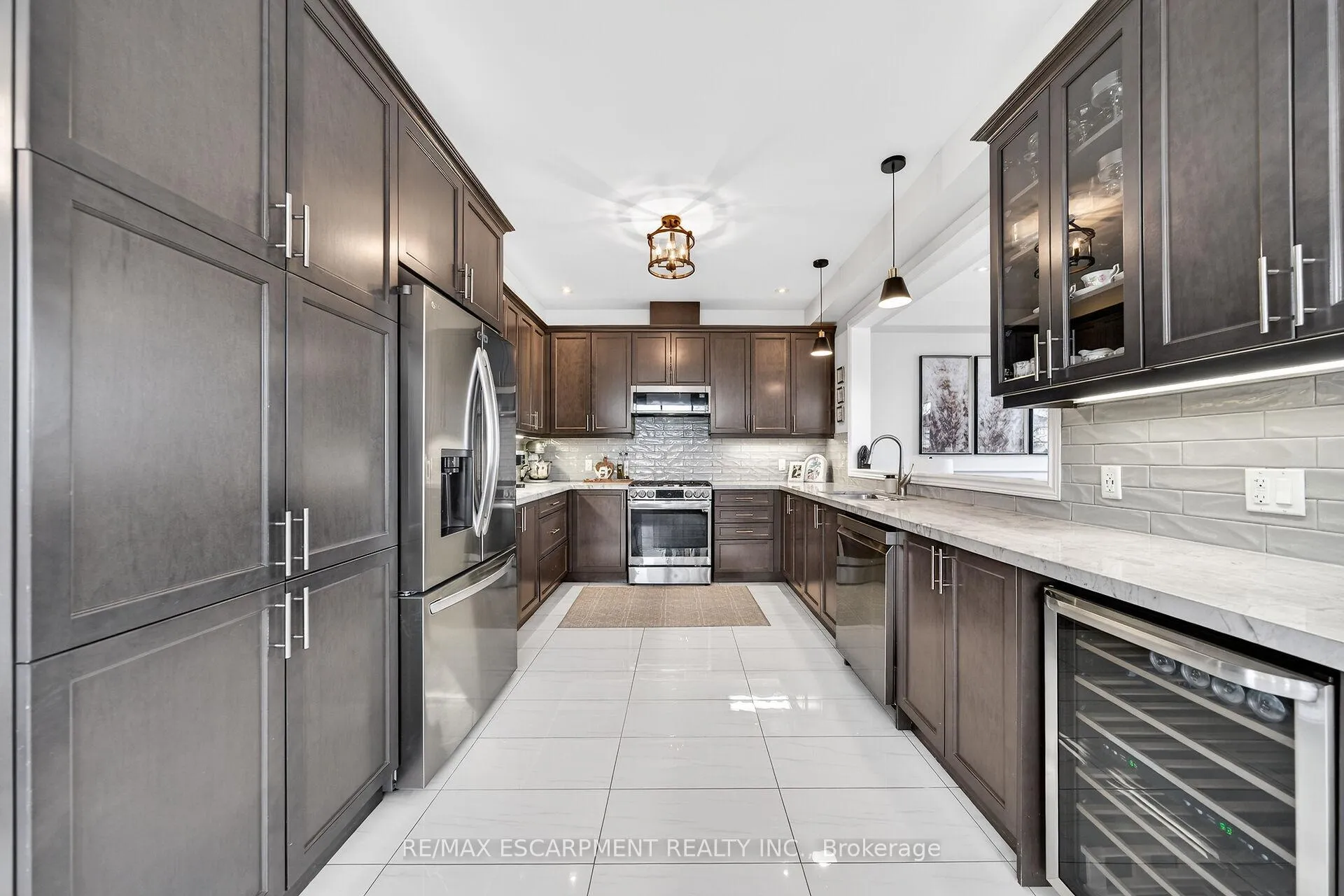 Photo 10 of 140 Robertson Road, Hamilton, Meadowlands — HOMEH