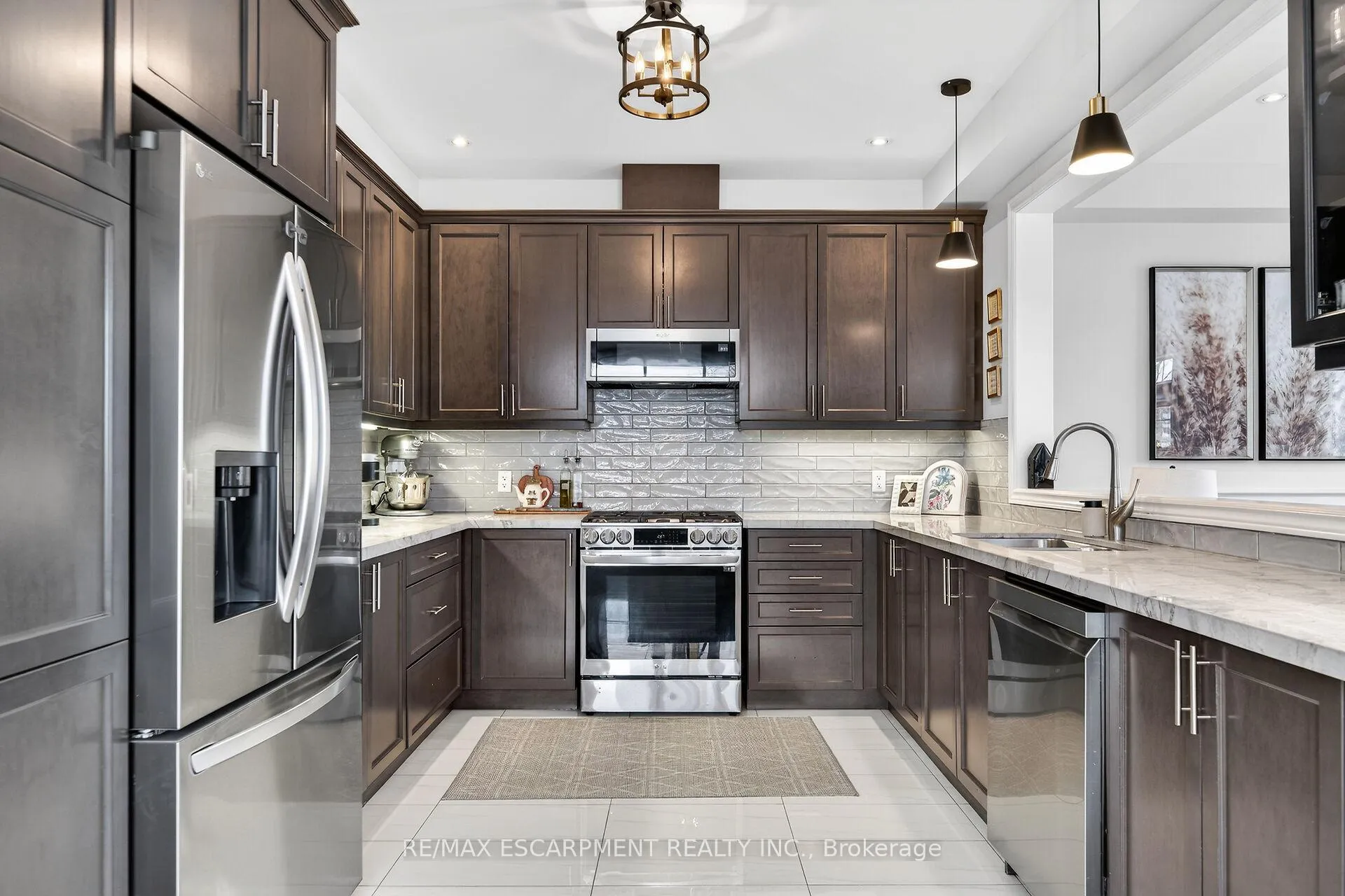 Photo 11 of 140 Robertson Road, Hamilton, Meadowlands — HOMEH