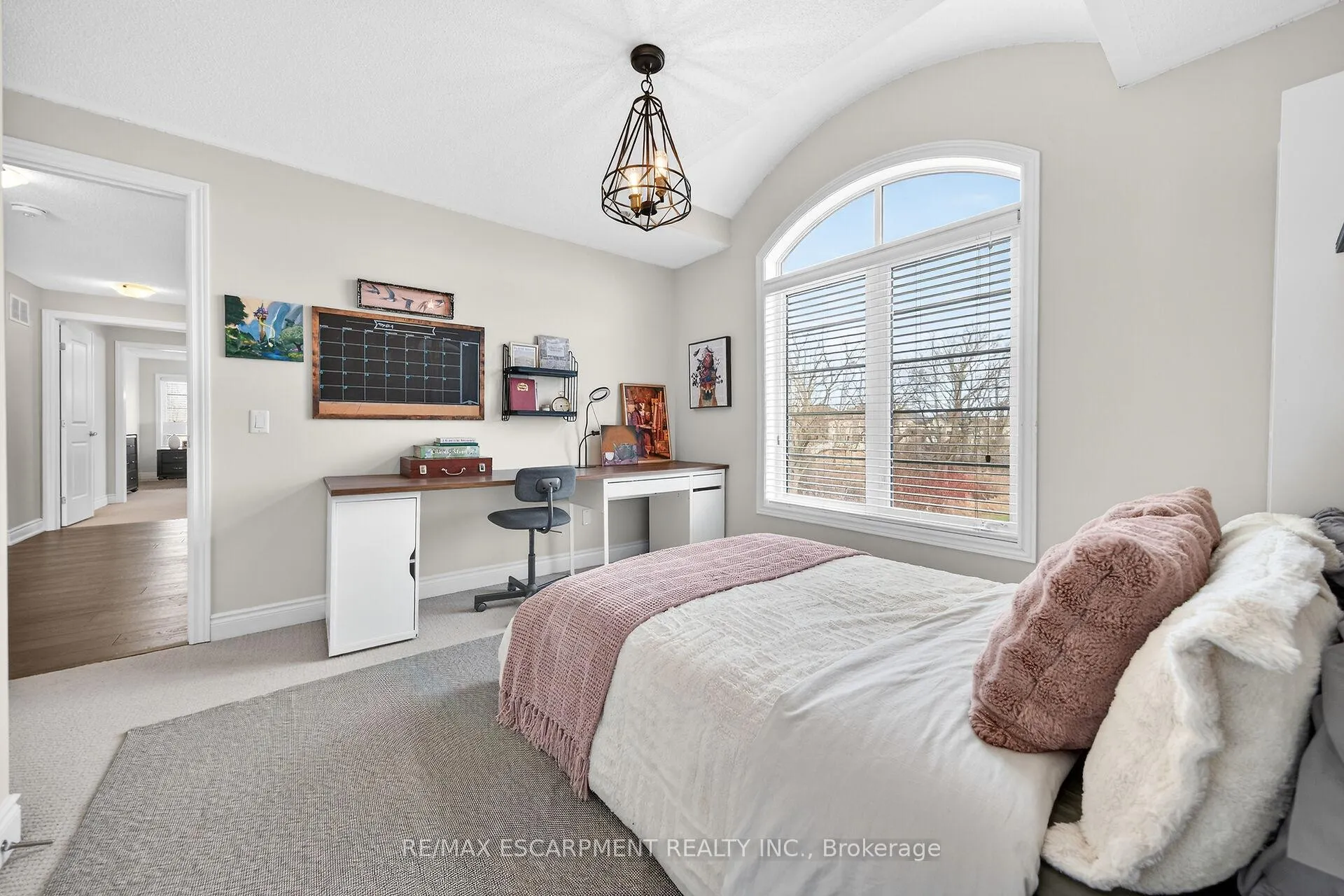 Photo 26 of 140 Robertson Road, Hamilton, Meadowlands — HOMEH