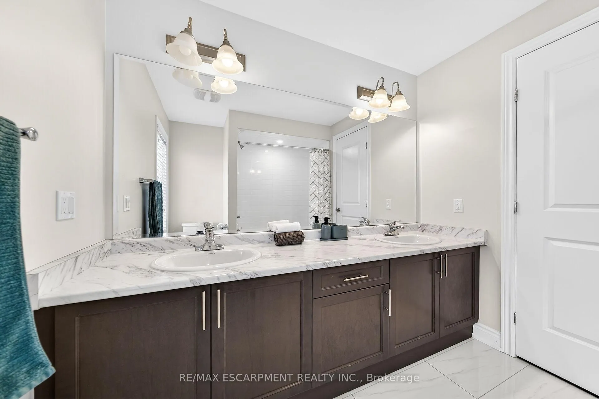 Photo 27 of 140 Robertson Road, Hamilton, Meadowlands — HOMEH