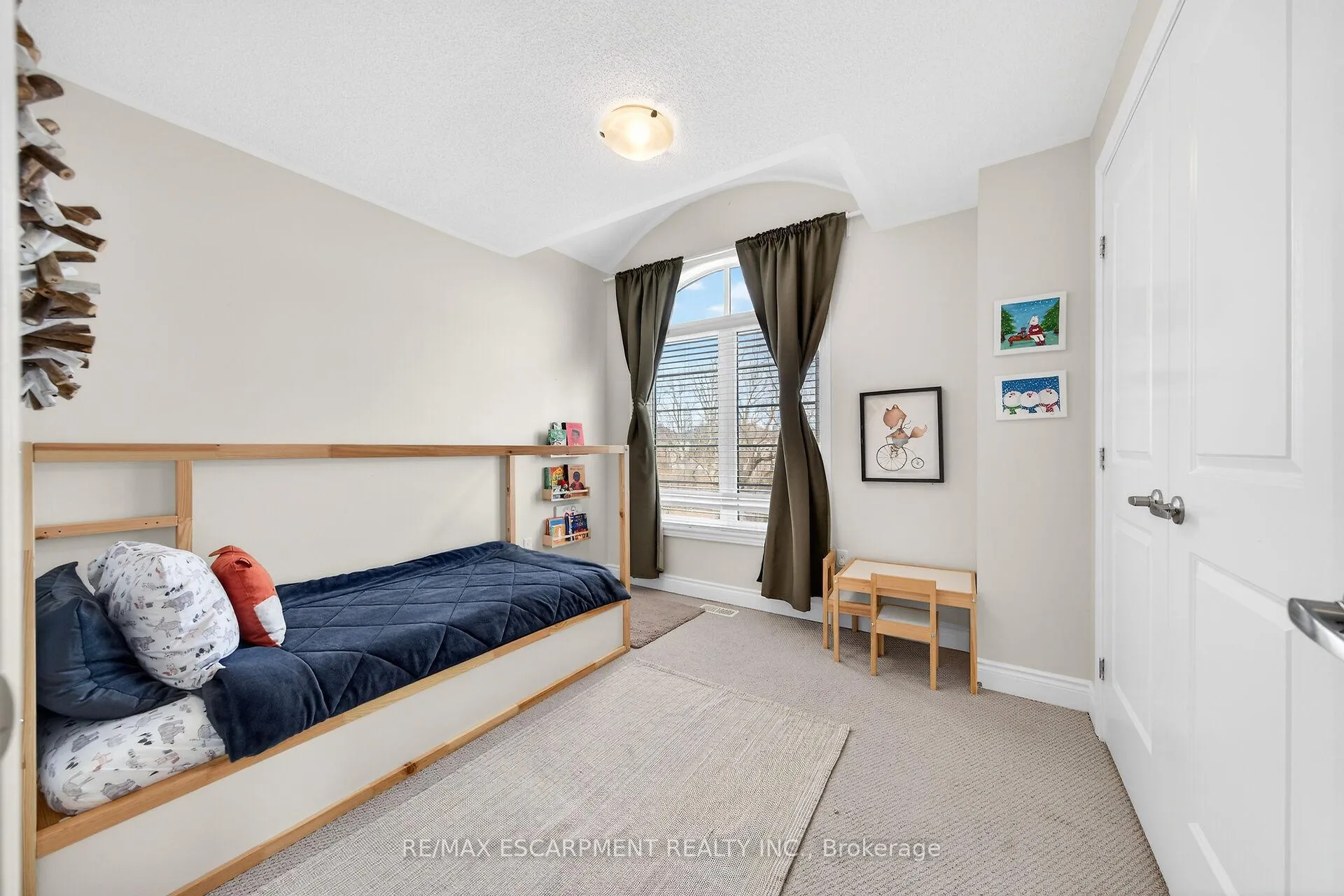 Photo 29 of 140 Robertson Road, Hamilton, Meadowlands — HOMEH