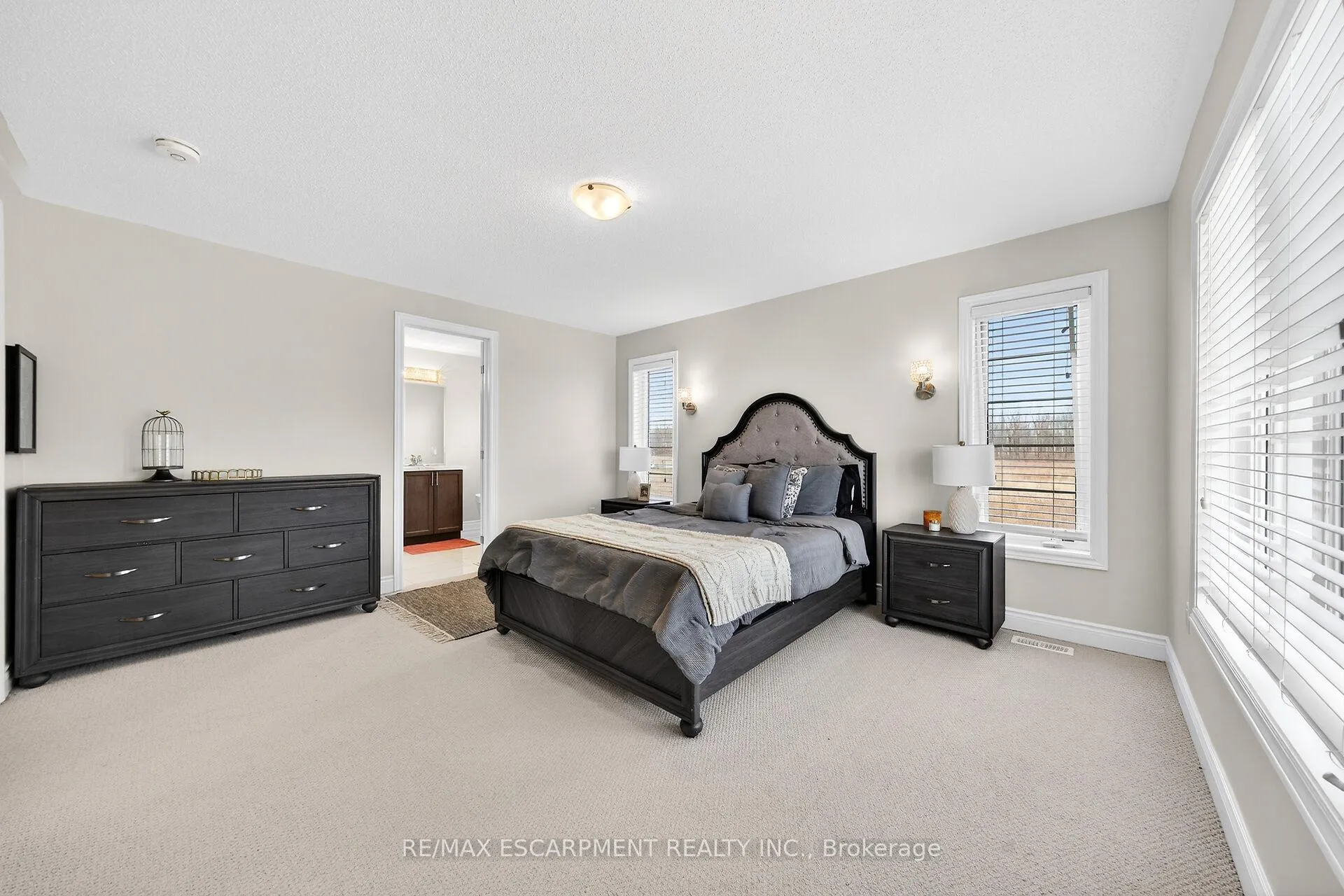 Photo 31 of 140 Robertson Road, Hamilton, Meadowlands — HOMEH