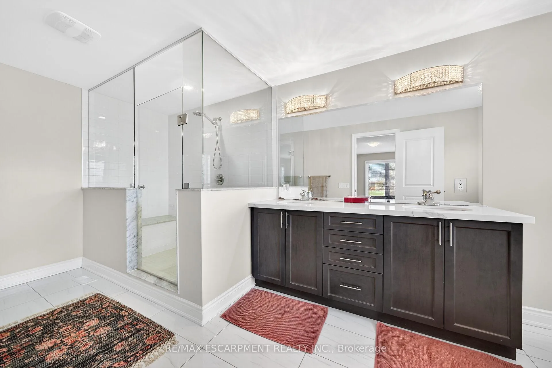 Photo 34 of 140 Robertson Road, Hamilton, Meadowlands — HOMEH
