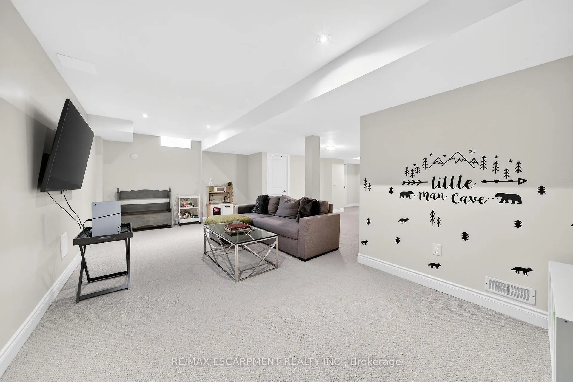 Photo 39 of 140 Robertson Road, Hamilton, Meadowlands — HOMEH
