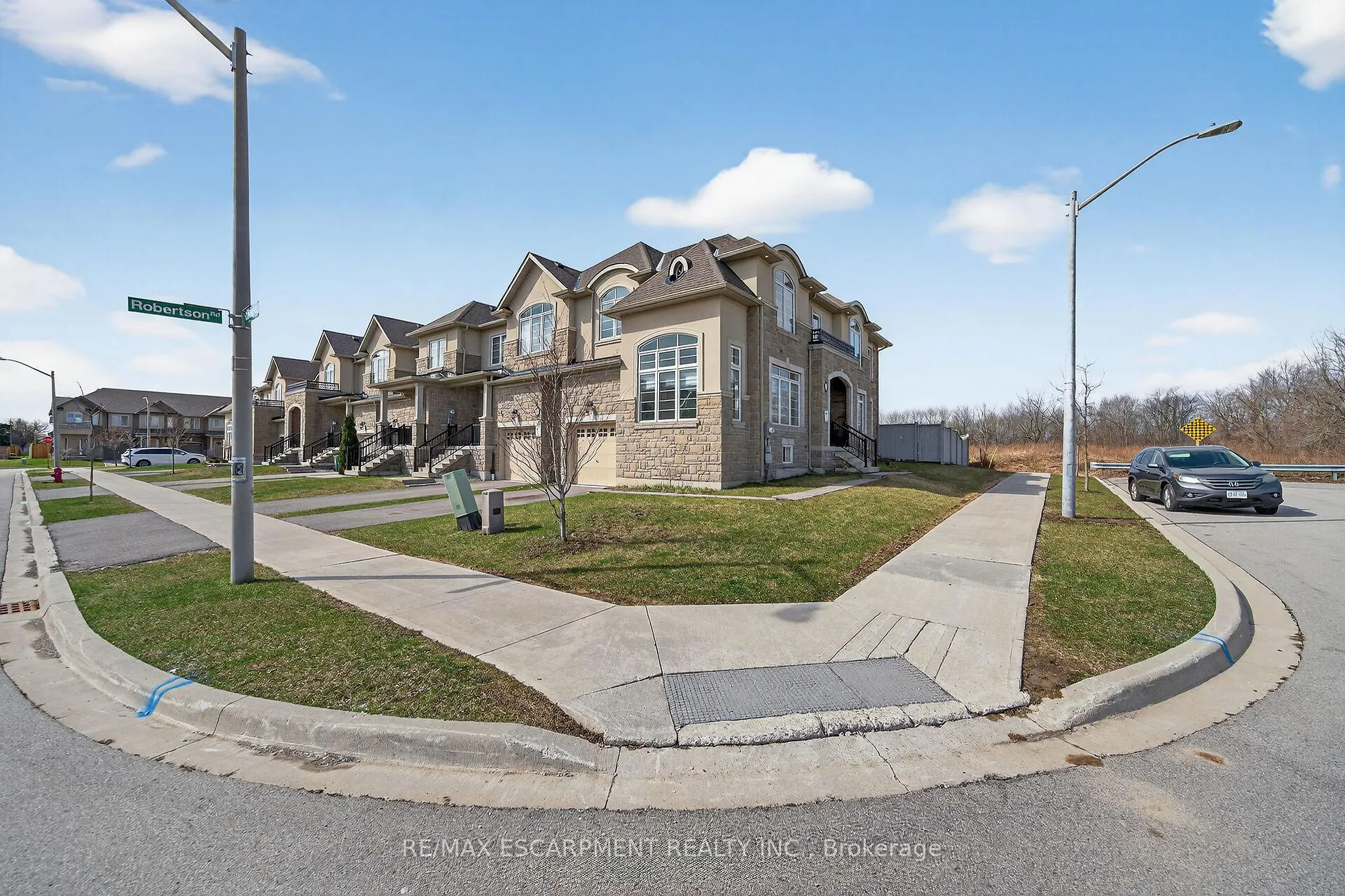 Photo 43 of 140 Robertson Road, Hamilton, Meadowlands — HOMEH