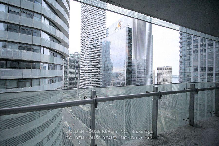 Photo 15 of Unit 2810, 12 York Street, Toronto, Waterfront Communities — HOMEH