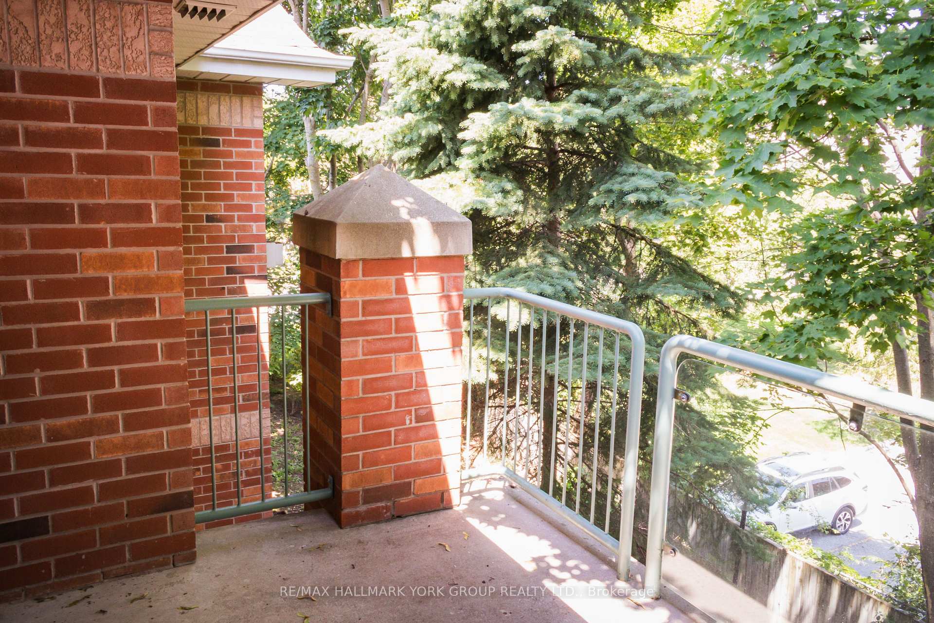 Photo 10 of Unit 408, 143 Edgehill Drive, Barrie, Letitia Heights — HOMEH