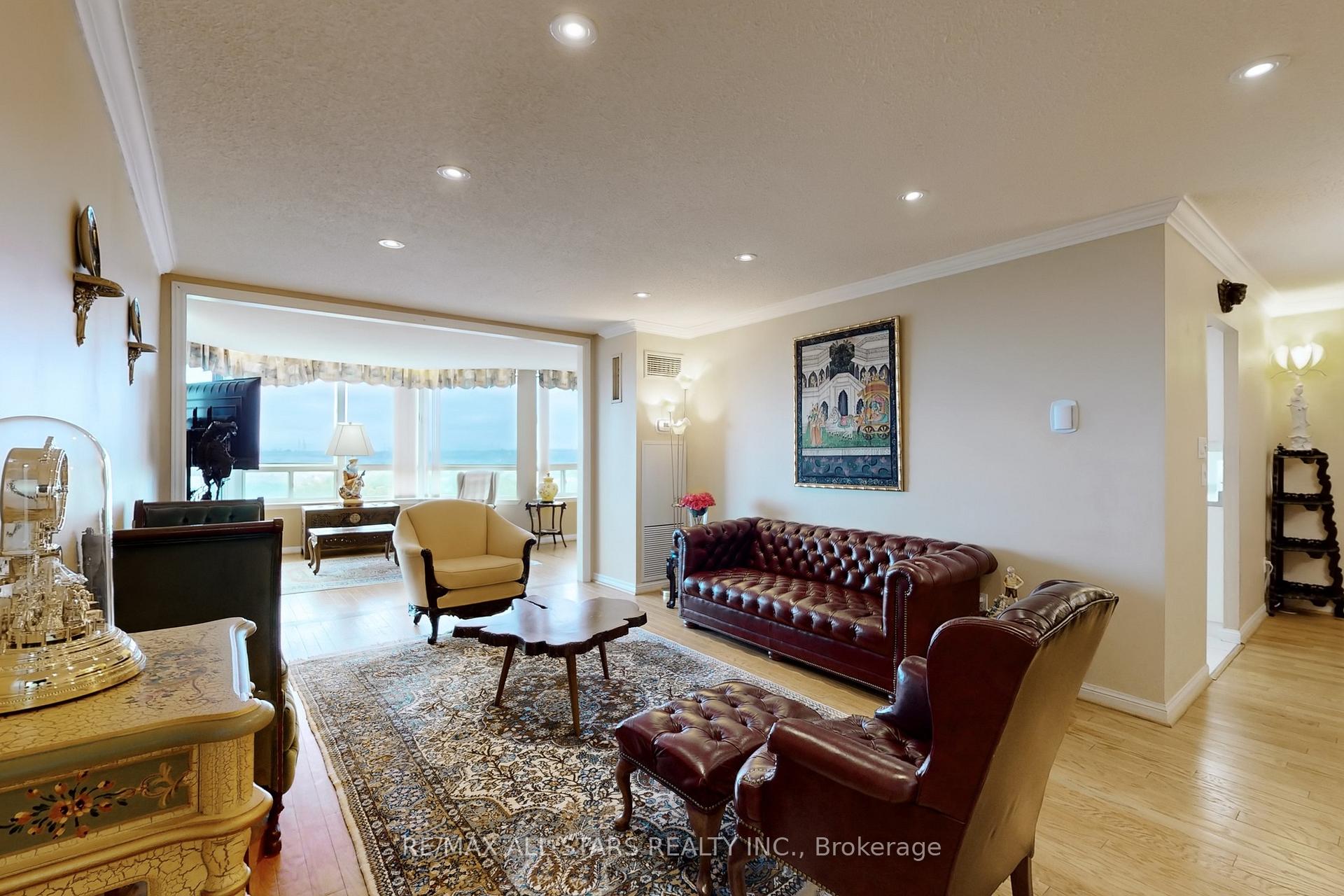 Photo 7 of Unit 1506, 610 Bullock Drive, Markham, Markville — HOMEH