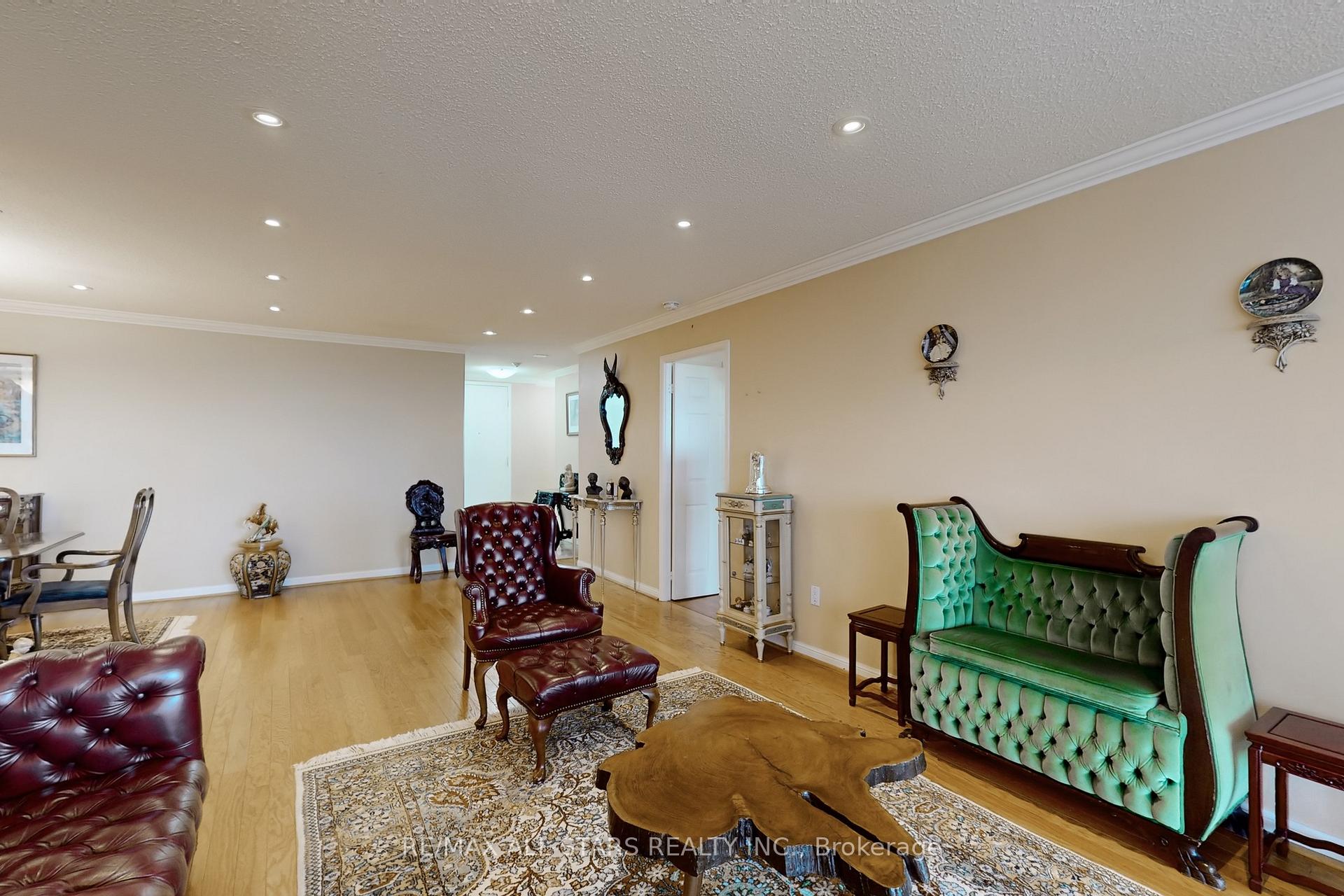 Photo 8 of Unit 1506, 610 Bullock Drive, Markham, Markville — HOMEH