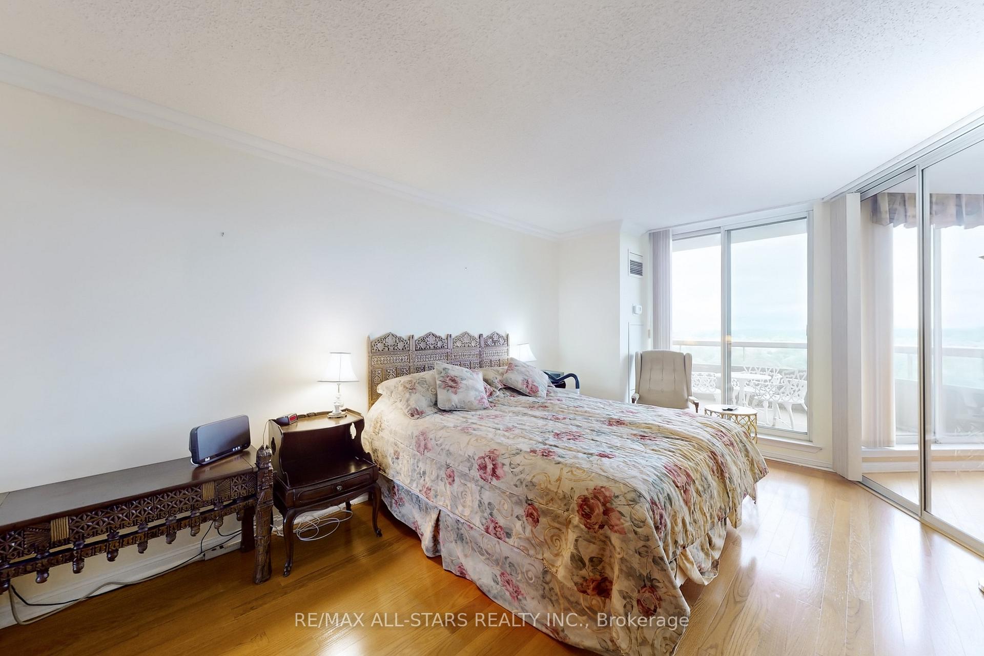 Photo 11 of Unit 1506, 610 Bullock Drive, Markham, Markville — HOMEH