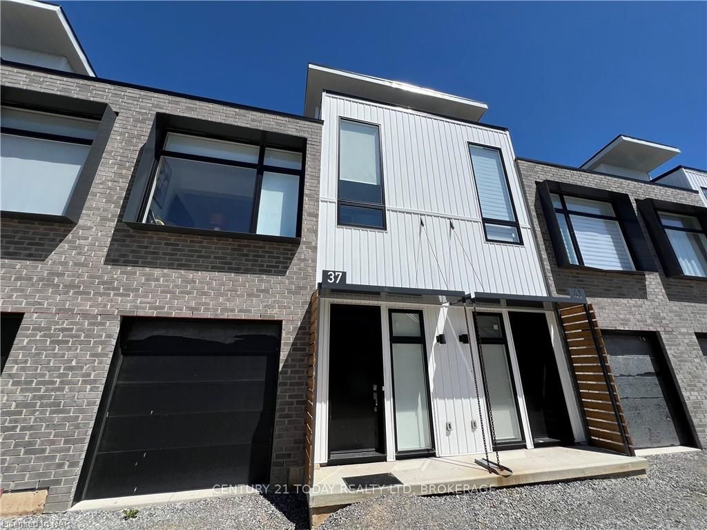 Front of 37 Summersides Mews