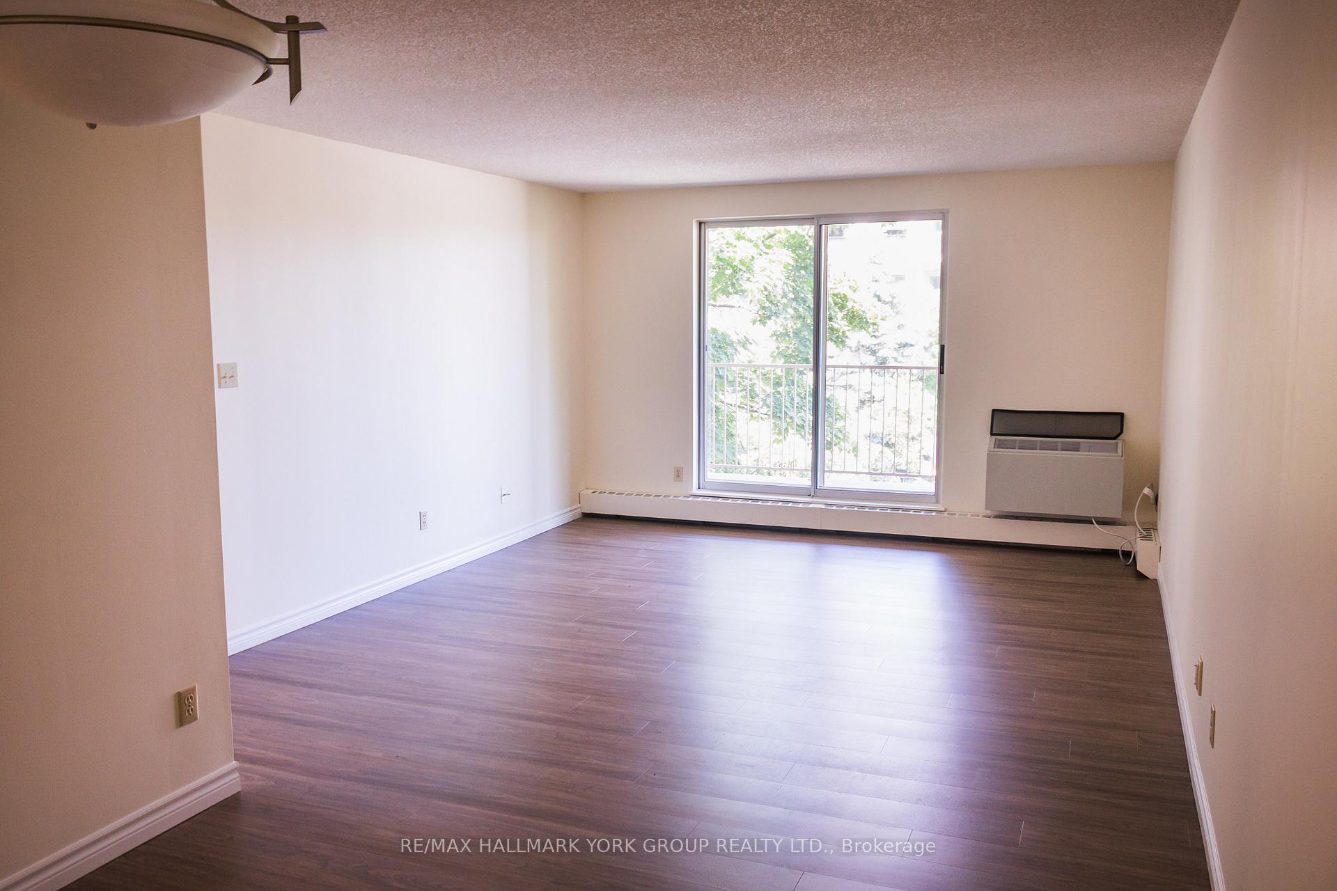 Photo 2 of Unit 304, 260 Leacock Drive, Barrie, Letitia Heights — HOMEH