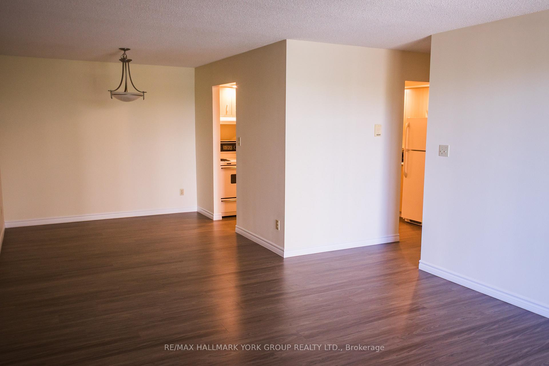 Photo 3 of Unit 304, 260 Leacock Drive, Barrie, Letitia Heights — HOMEH