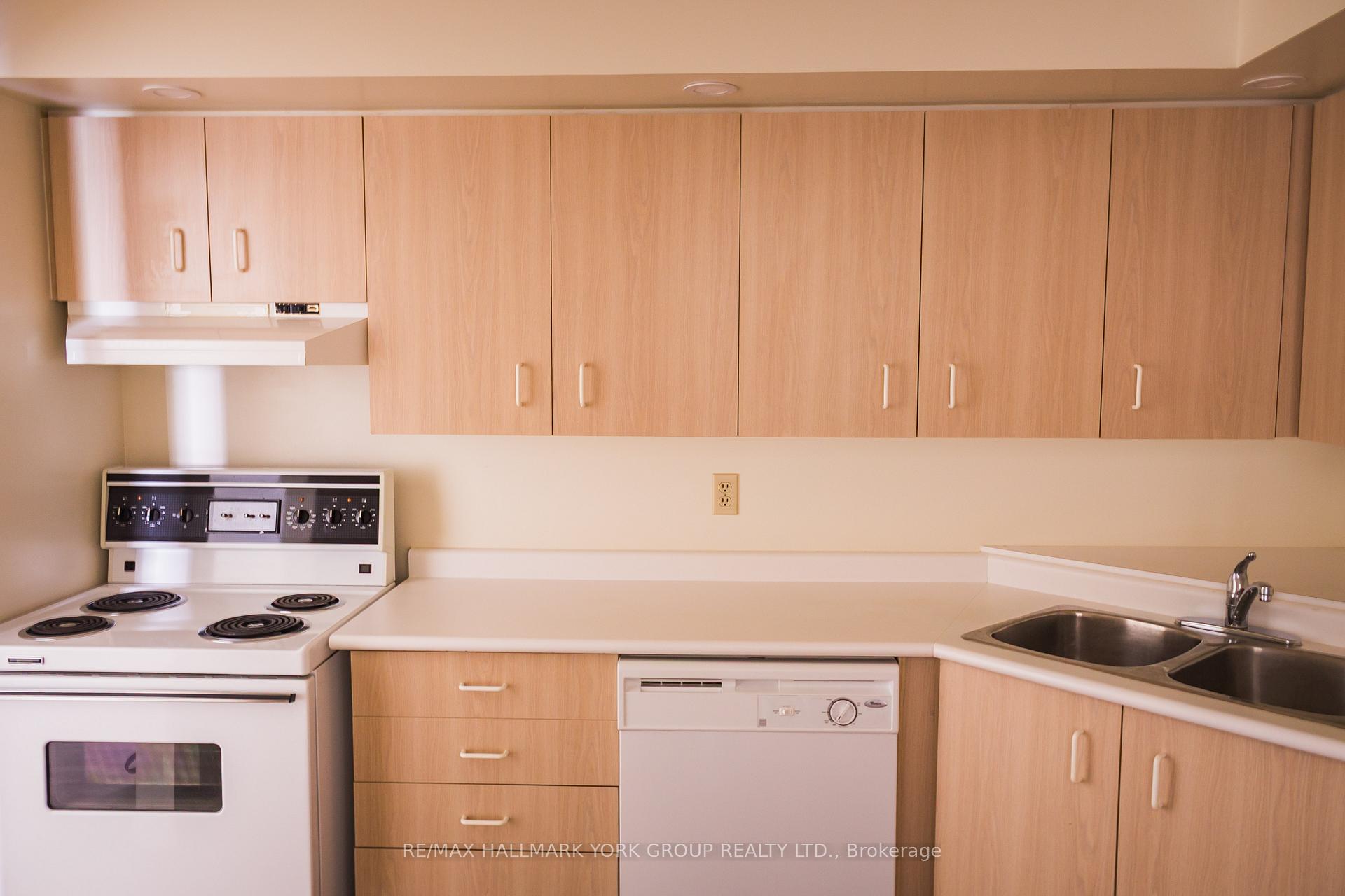 Photo 4 of Unit 304, 260 Leacock Drive, Barrie, Letitia Heights — HOMEH