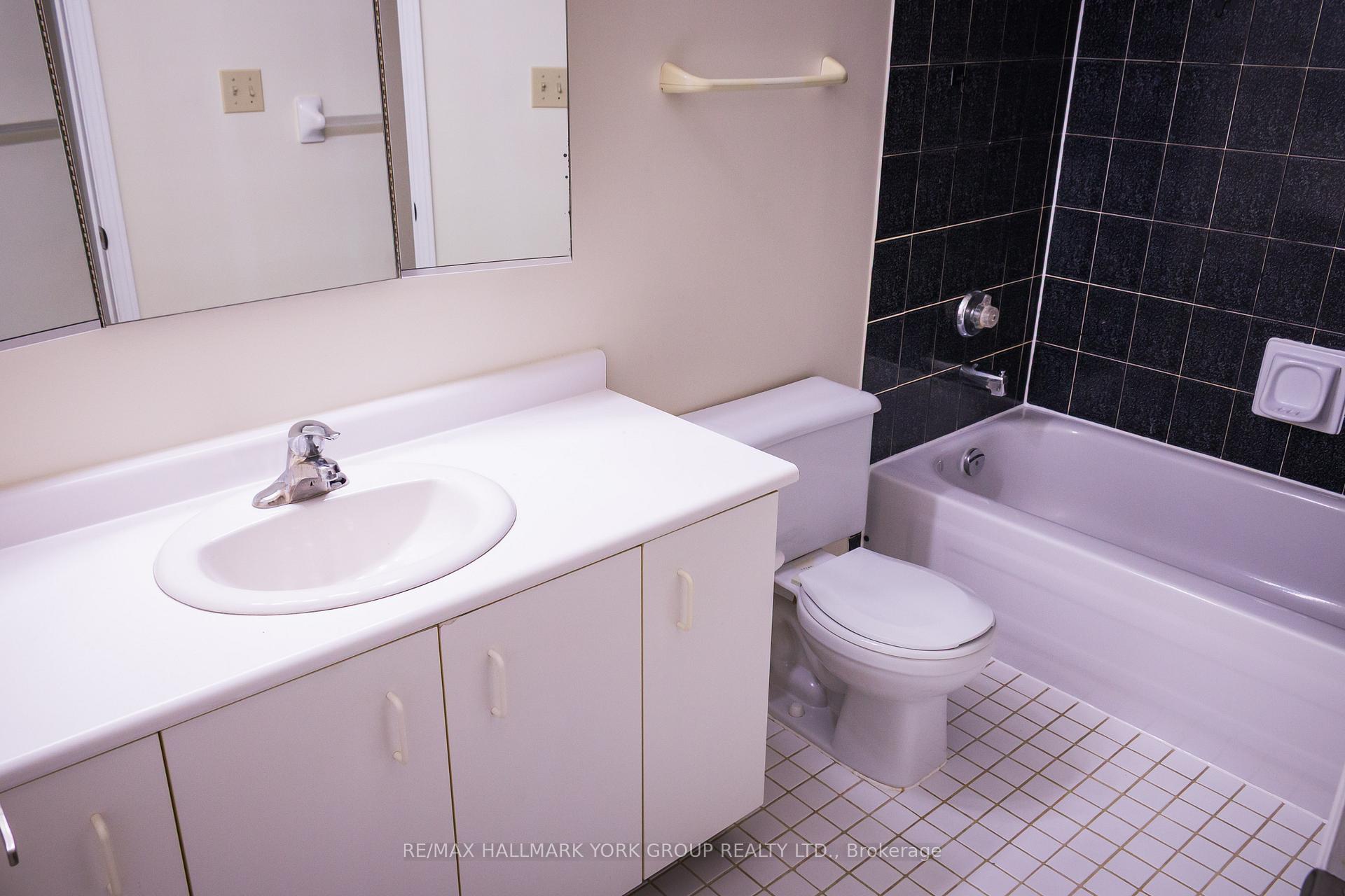 Photo 8 of Unit 304, 260 Leacock Drive, Barrie, Letitia Heights — HOMEH