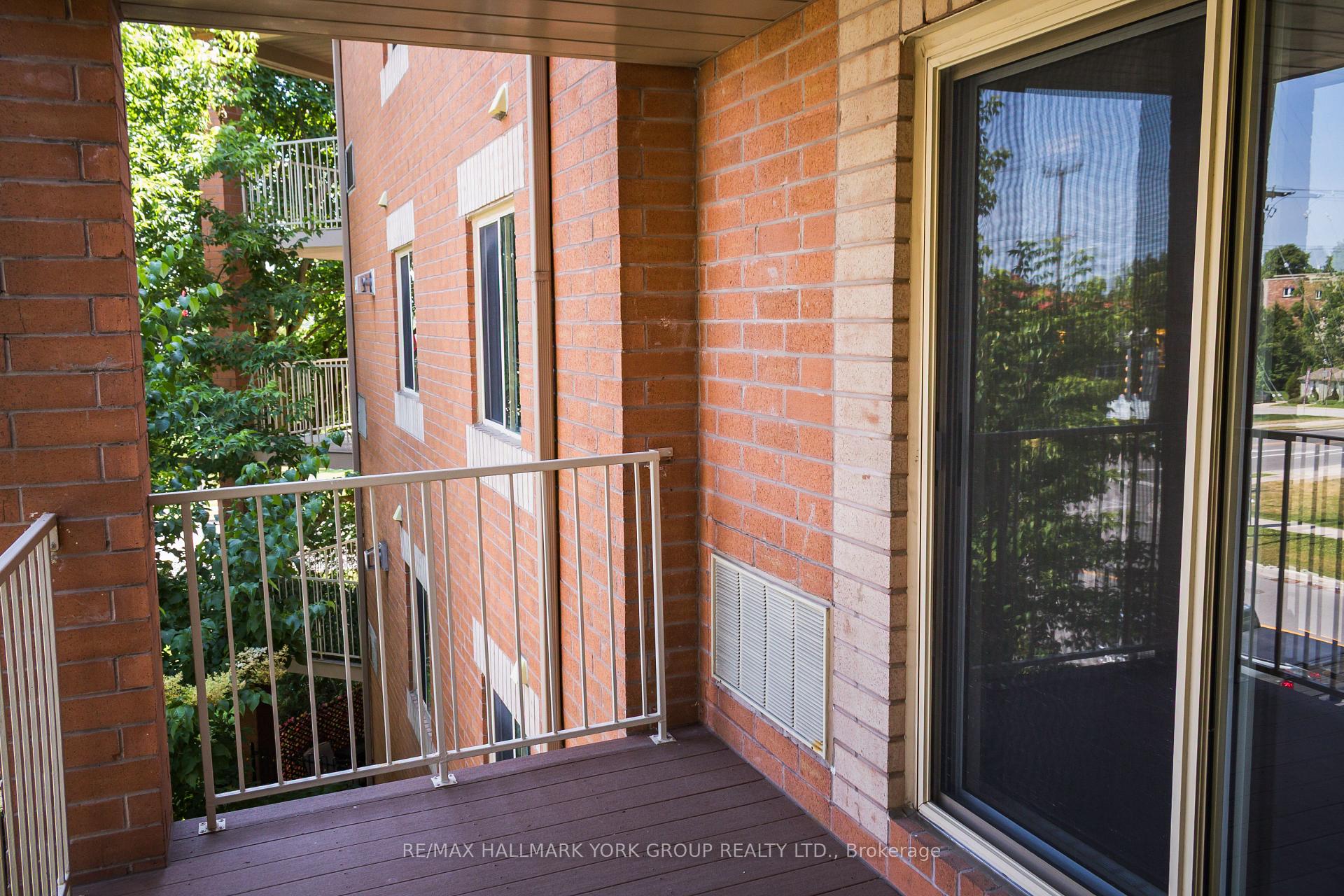 Photo 10 of Unit 304, 260 Leacock Drive, Barrie, Letitia Heights — HOMEH