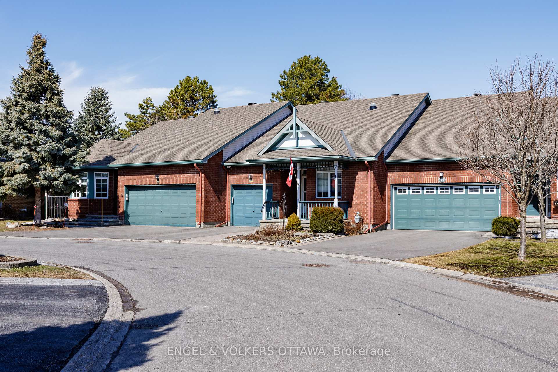Photo 1 of 34 Briardale Crescent, Ottawa, City View/Skyline/Fisher Heights/Parkwood Hills — HOMEH