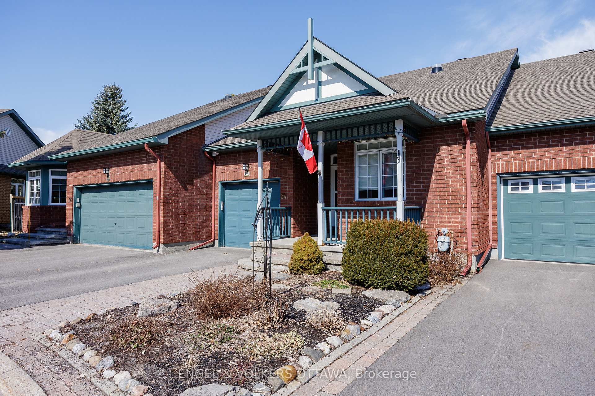 Photo 2 of 34 Briardale Crescent, Ottawa, City View/Skyline/Fisher Heights/Parkwood Hills — HOMEH