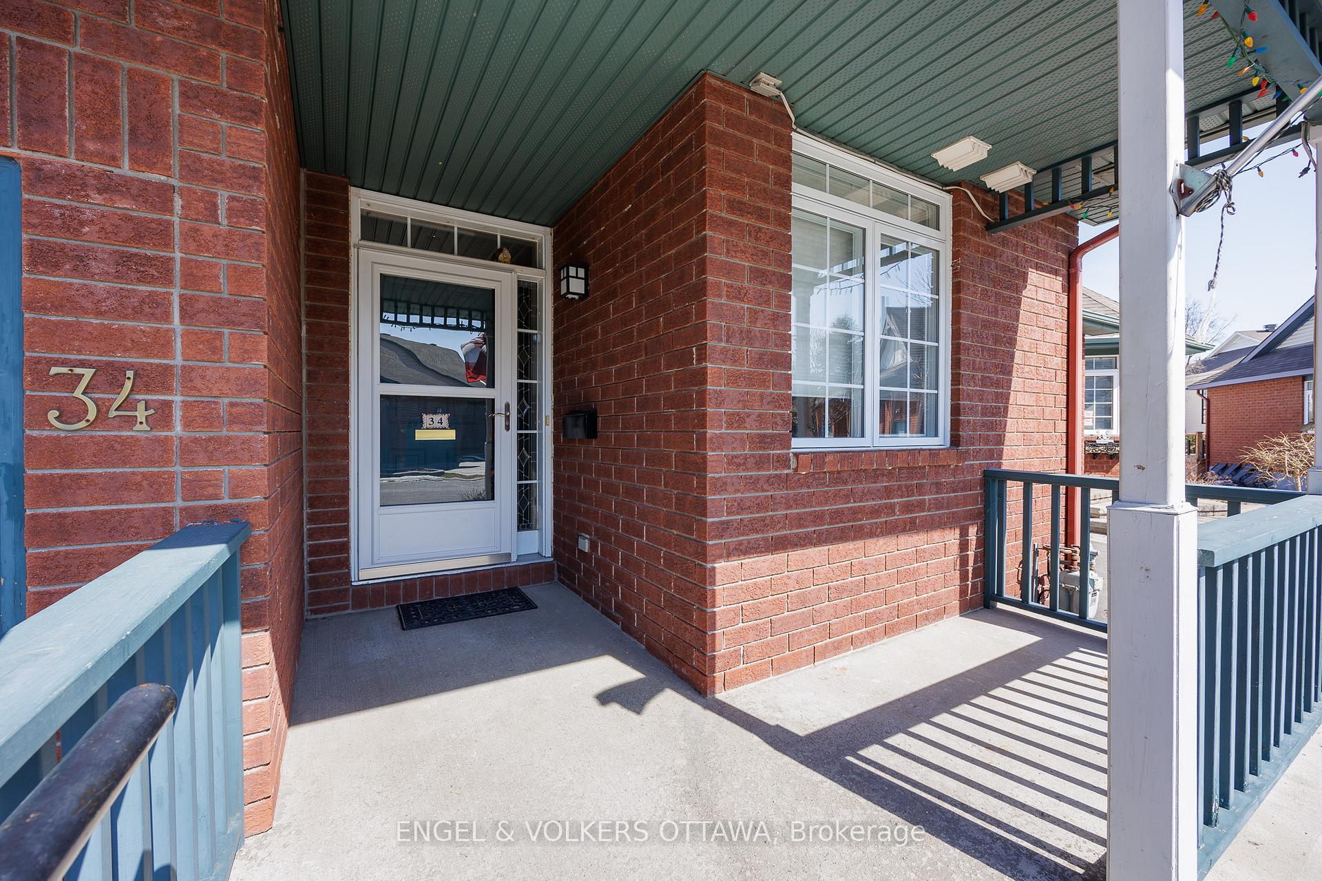 Photo 5 of 34 Briardale Crescent, Ottawa, City View/Skyline/Fisher Heights/Parkwood Hills — HOMEH