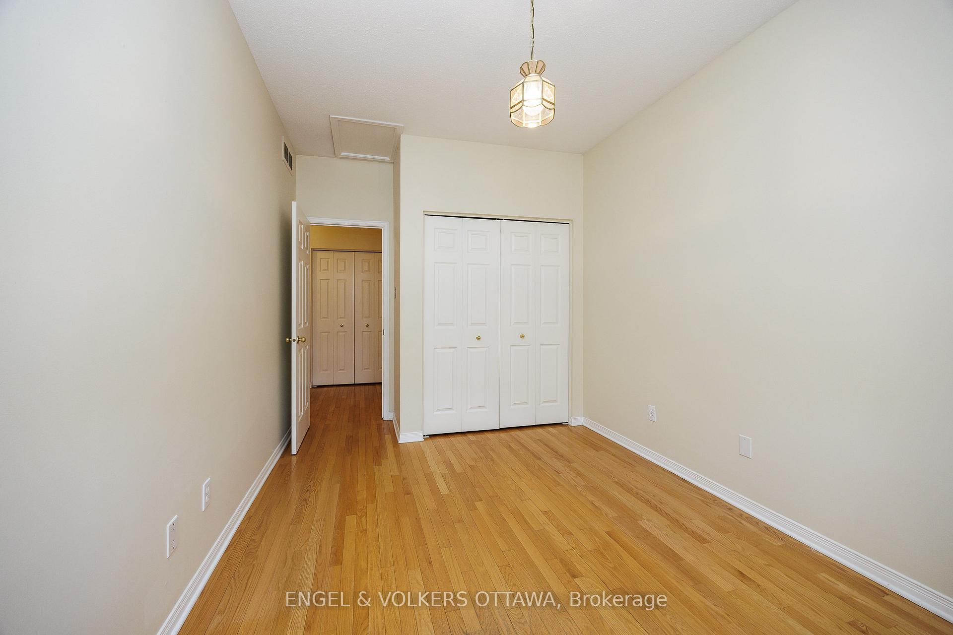 Photo 6 of 34 Briardale Crescent, Ottawa, City View/Skyline/Fisher Heights/Parkwood Hills — HOMEH