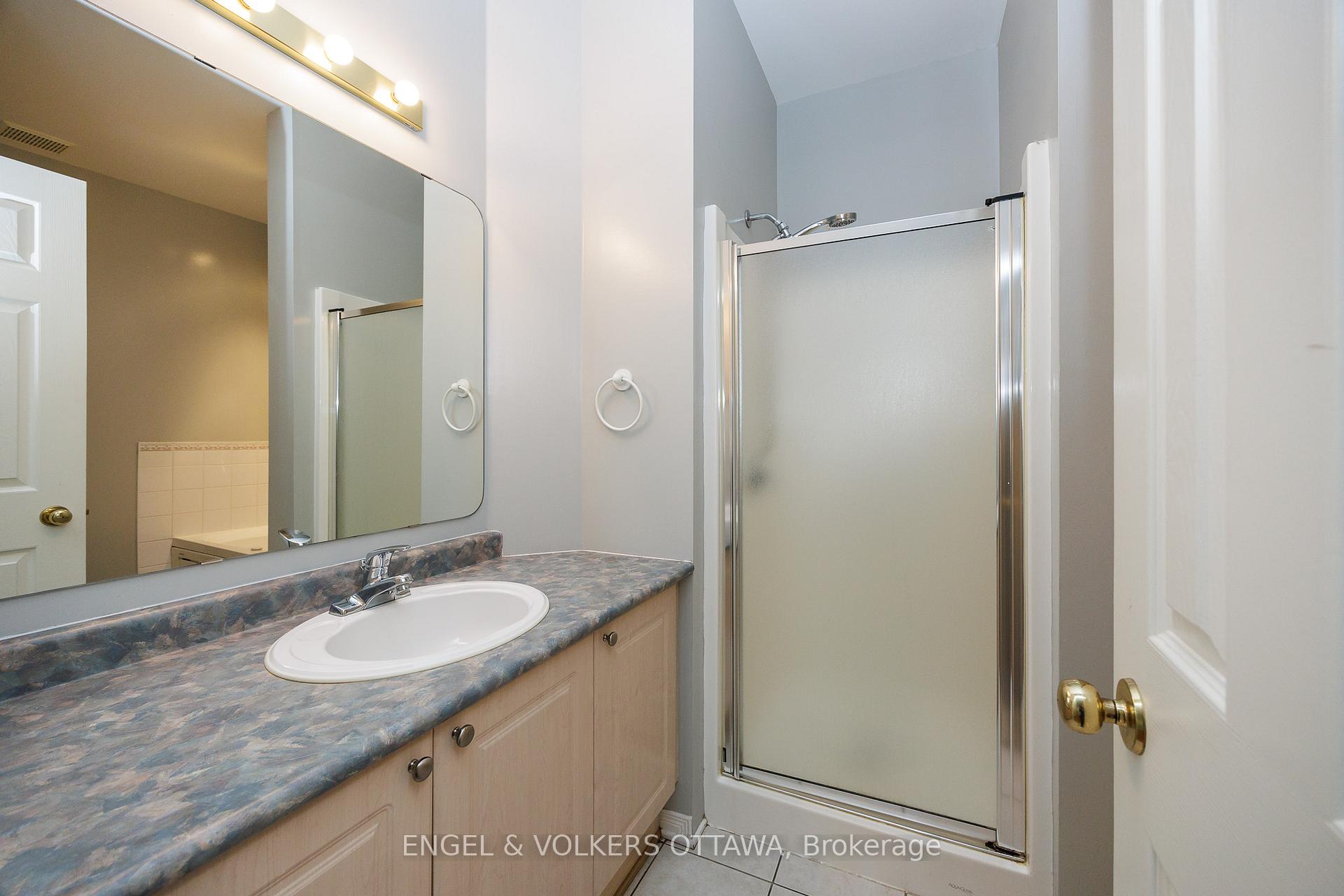 Photo 30 of 34 Briardale Crescent, Ottawa, City View/Skyline/Fisher Heights/Parkwood Hills — HOMEH