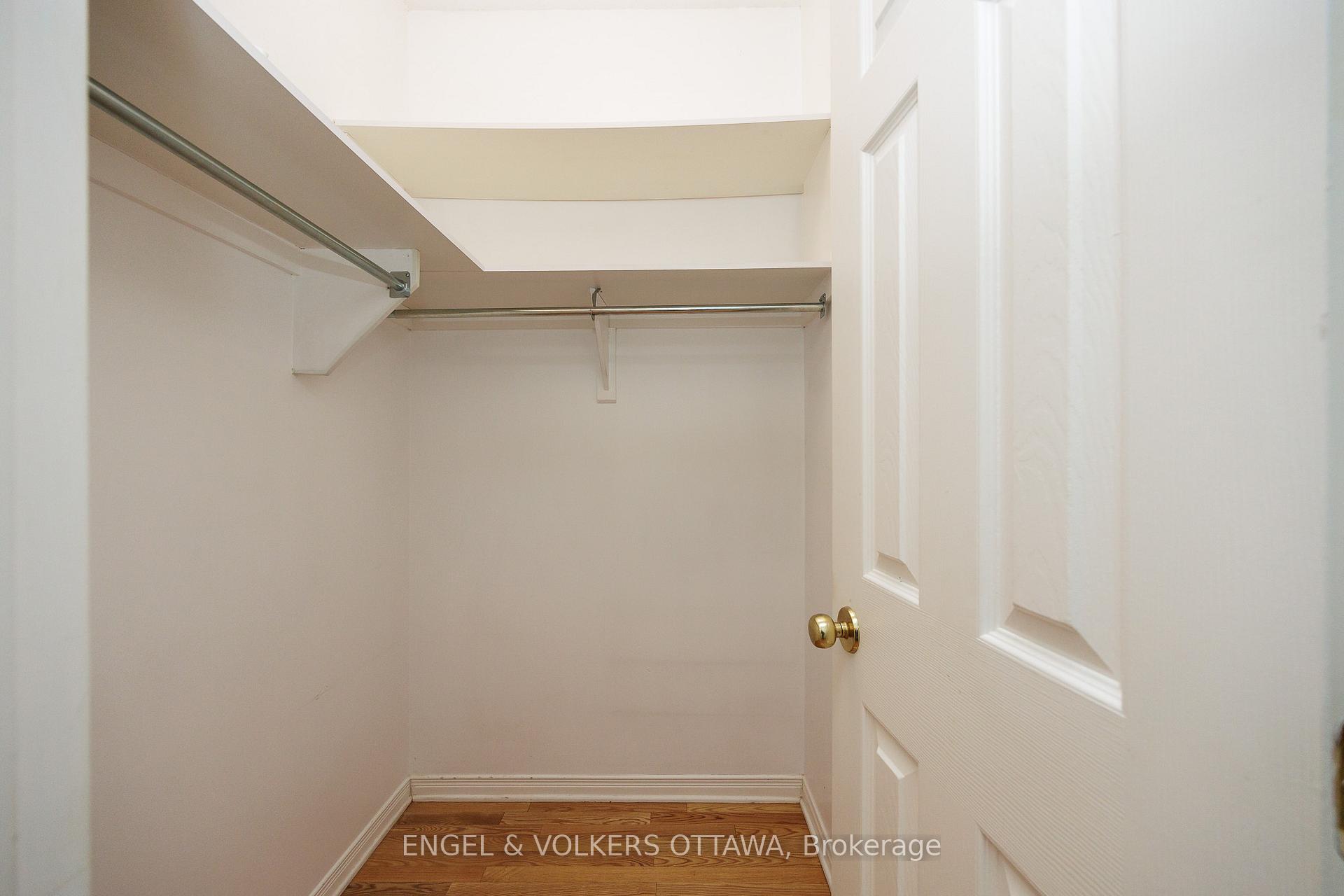 Photo 37 of 34 Briardale Crescent, Ottawa, City View/Skyline/Fisher Heights/Parkwood Hills — HOMEH