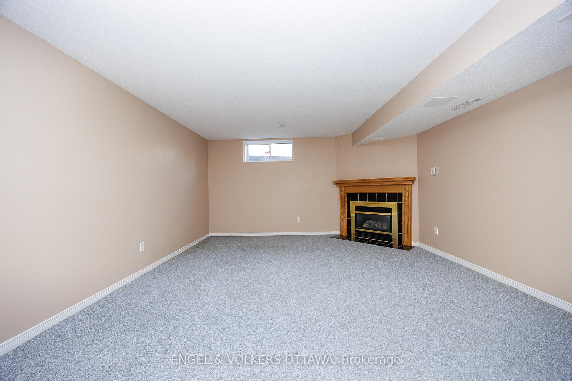 Photo 41 of 34 Briardale Crescent, Ottawa, City View/Skyline/Fisher Heights/Parkwood Hills — HOMEH