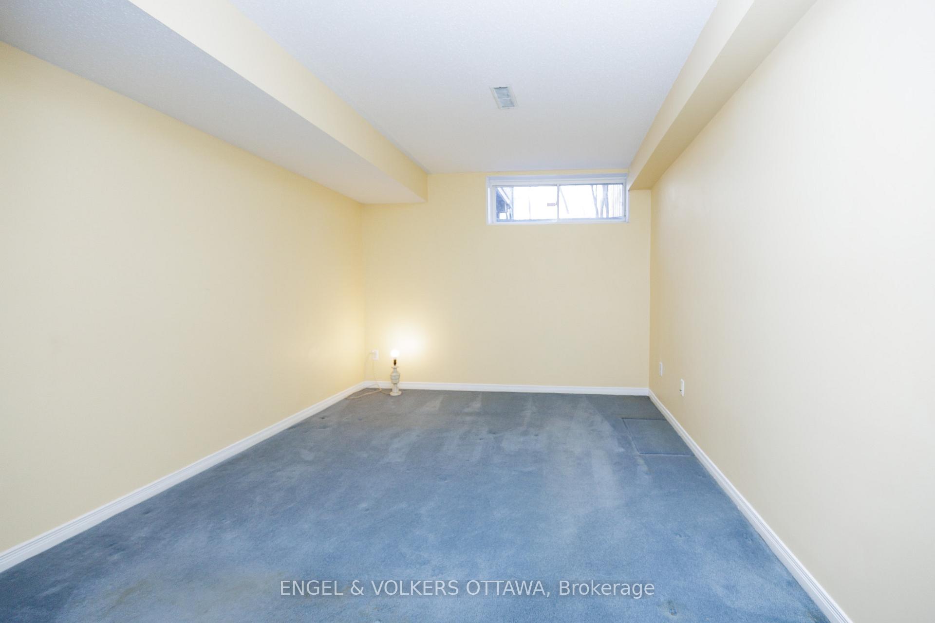 Photo 42 of 34 Briardale Crescent, Ottawa, City View/Skyline/Fisher Heights/Parkwood Hills — HOMEH