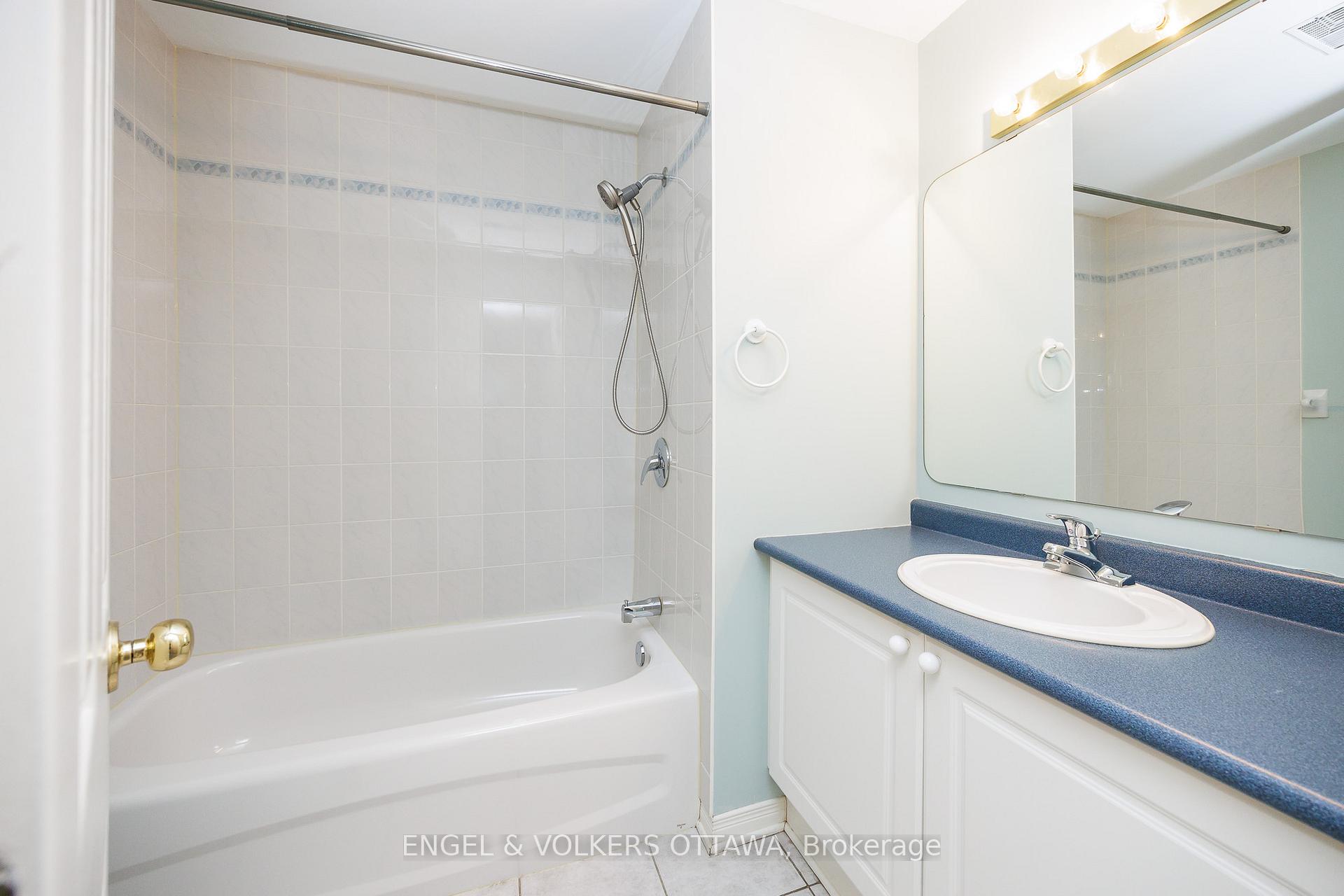 Photo 44 of 34 Briardale Crescent, Ottawa, City View/Skyline/Fisher Heights/Parkwood Hills — HOMEH
