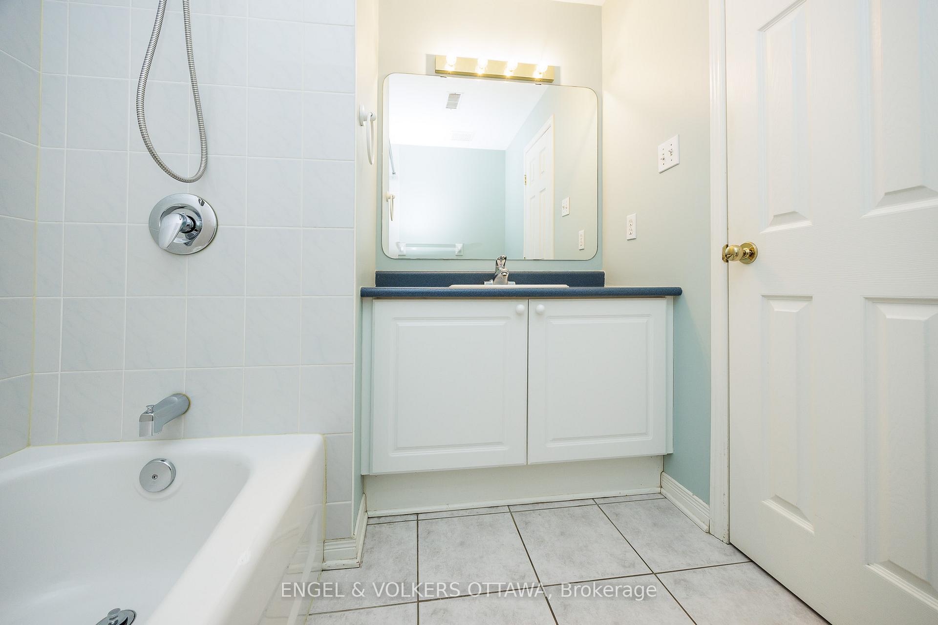 Photo 45 of 34 Briardale Crescent, Ottawa, City View/Skyline/Fisher Heights/Parkwood Hills — HOMEH