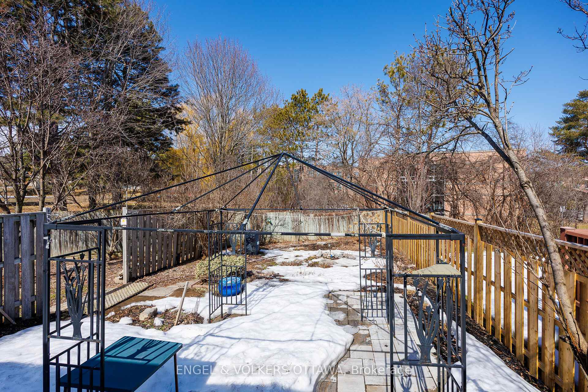 Photo 46 of 34 Briardale Crescent, Ottawa, City View/Skyline/Fisher Heights/Parkwood Hills — HOMEH