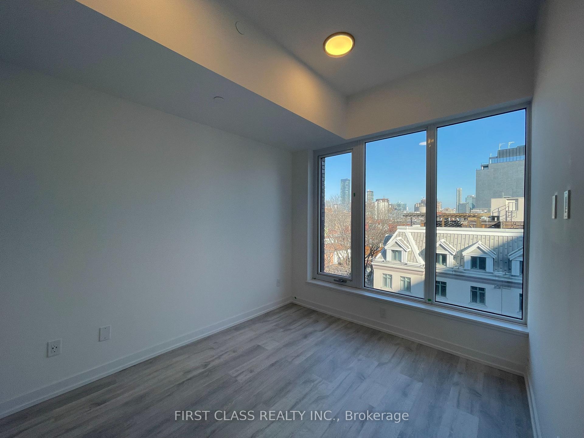 Photo 7 of Unit 703, 2 Augusta Avenue, Toronto, Kensington-Chinatown — HOMEH