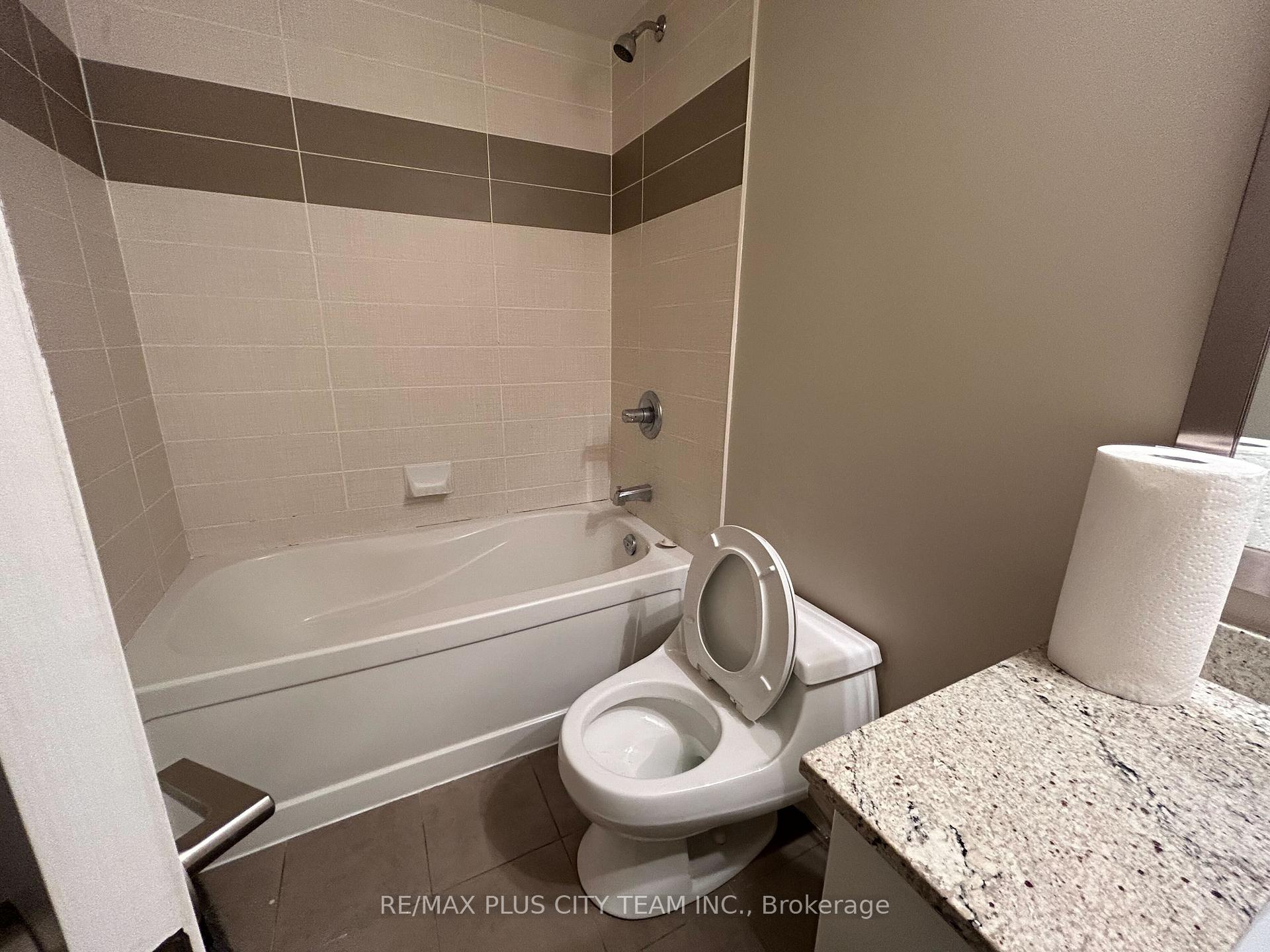 Photo 7 of Unit 402, 33 Bay Street, Toronto, Bay Street Corridor — HOMEH