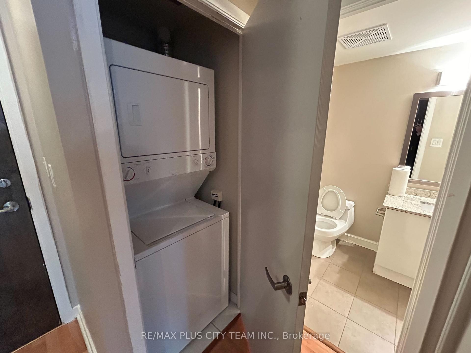 Photo 8 of Unit 402, 33 Bay Street, Toronto, Bay Street Corridor — HOMEH