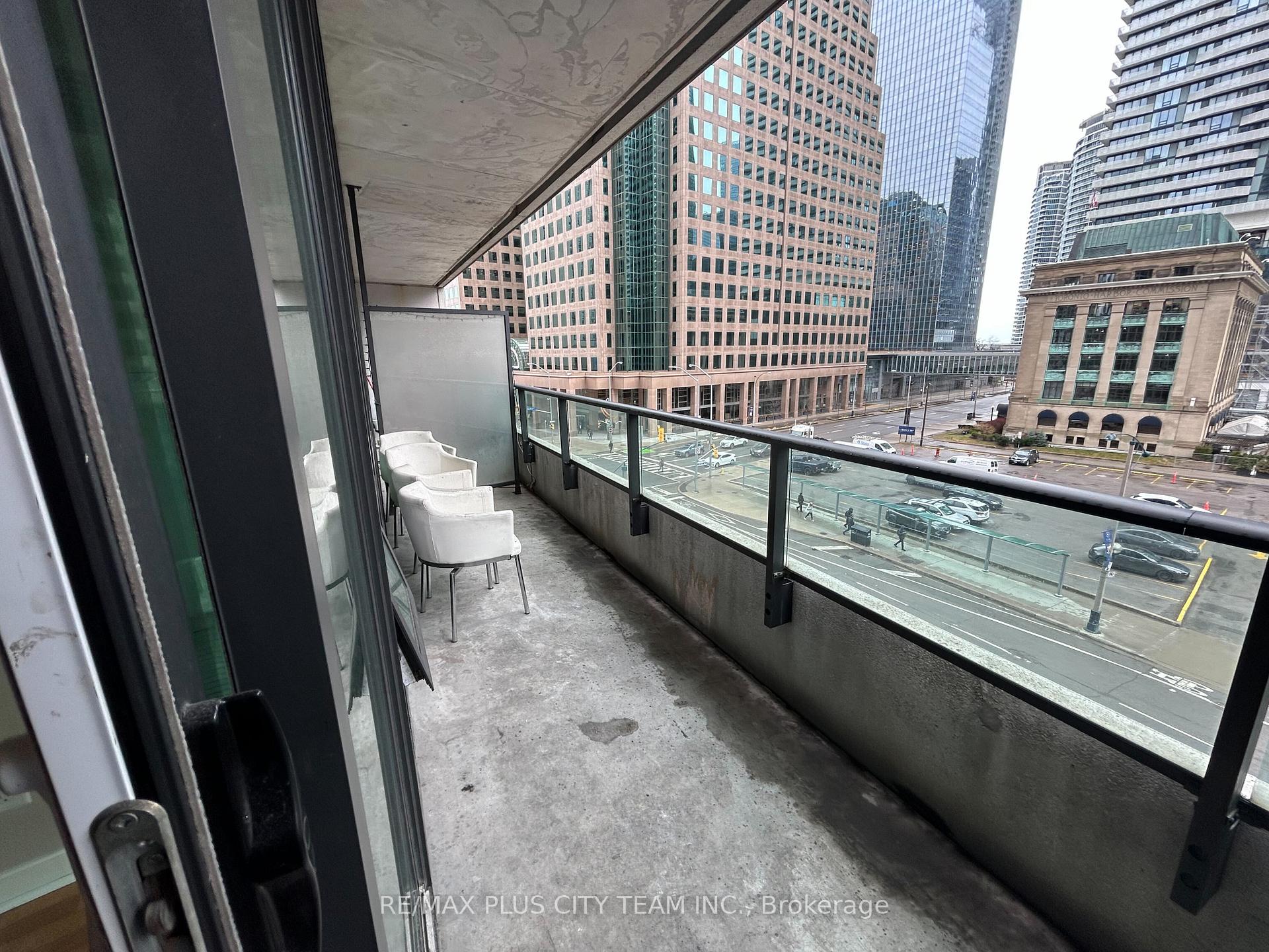 Photo 9 of Unit 402, 33 Bay Street, Toronto, Bay Street Corridor — HOMEH