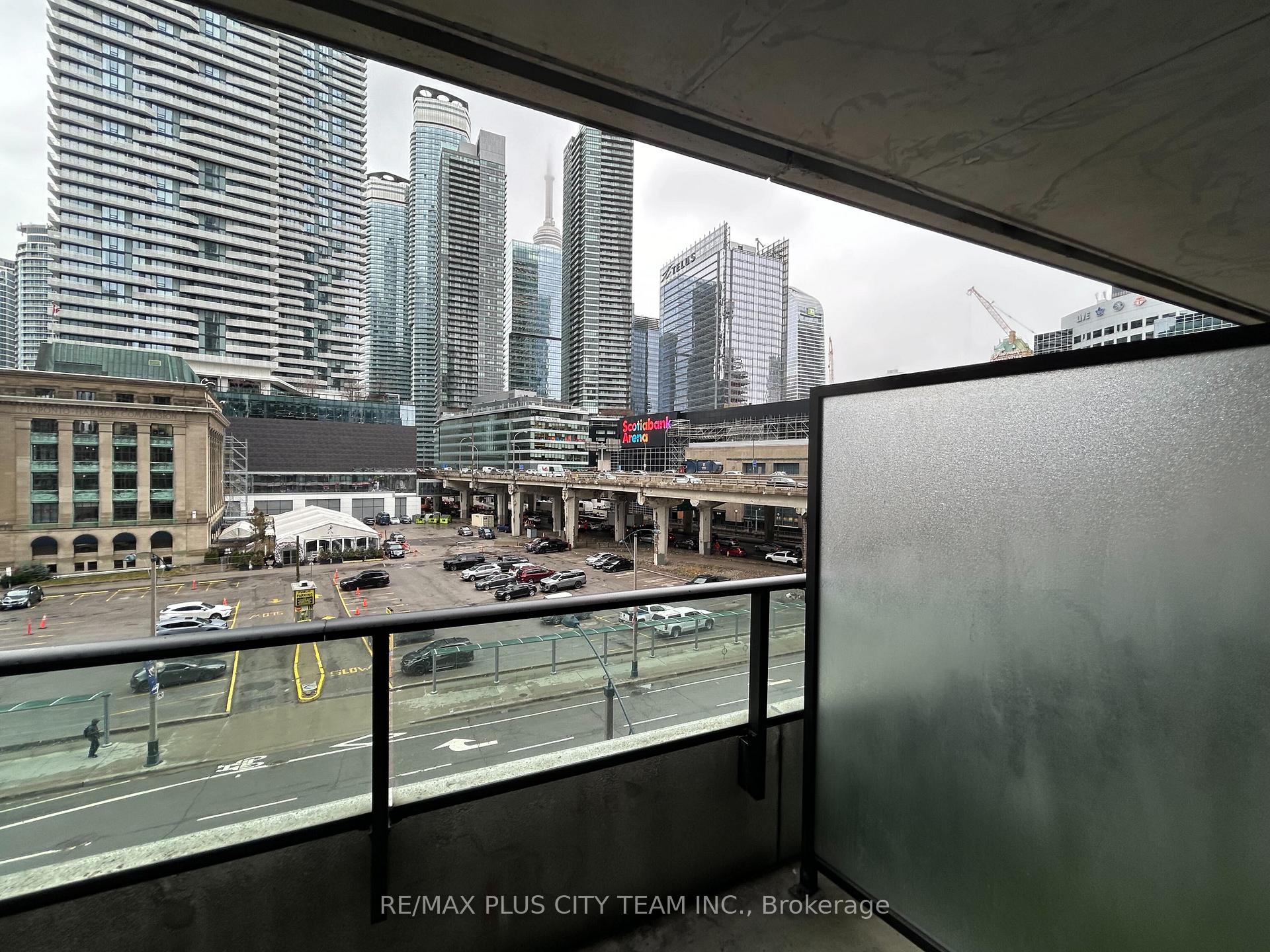 Photo 10 of Unit 402, 33 Bay Street, Toronto, Bay Street Corridor — HOMEH