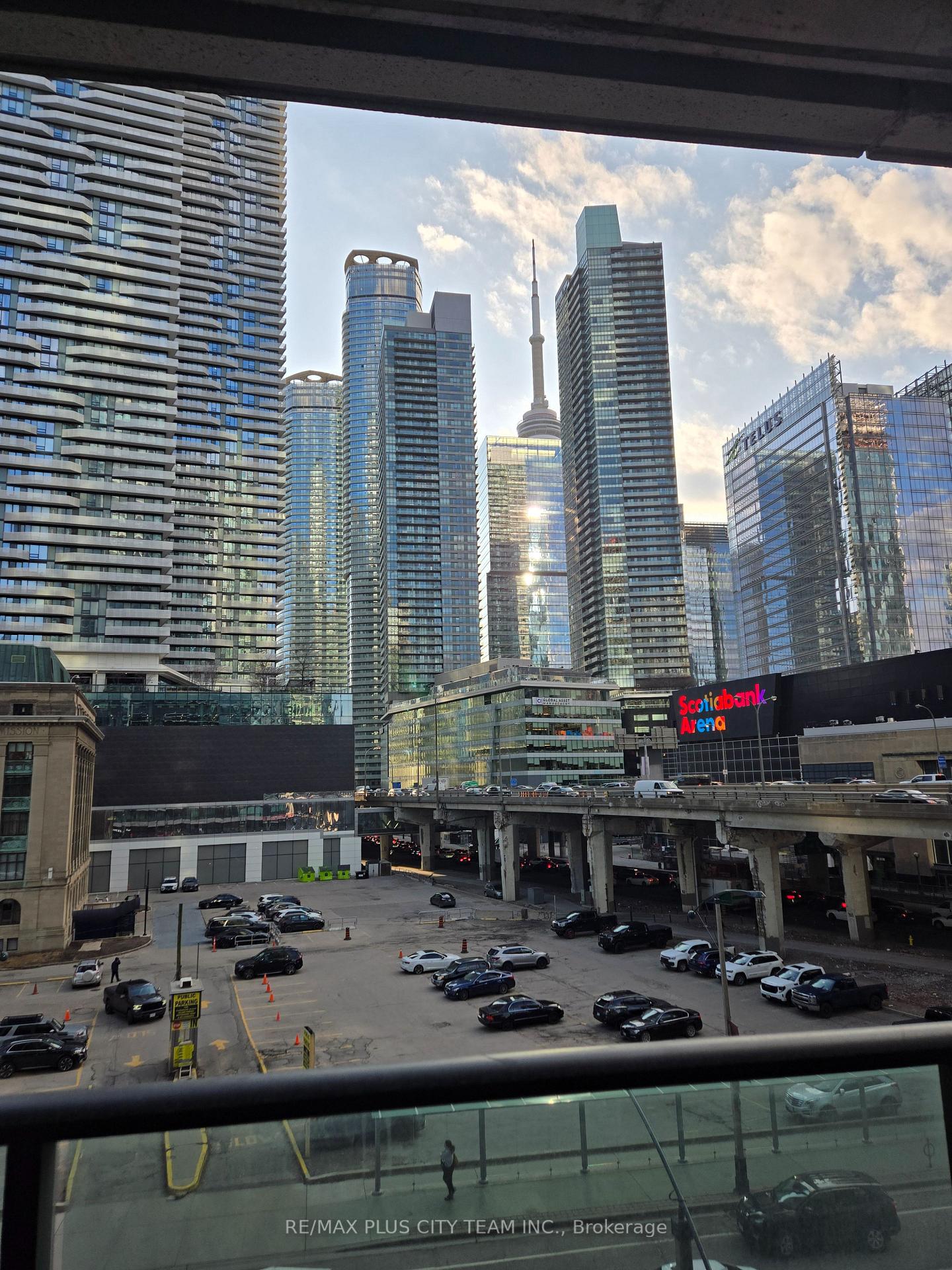 Photo 11 of Unit 402, 33 Bay Street, Toronto, Bay Street Corridor — HOMEH