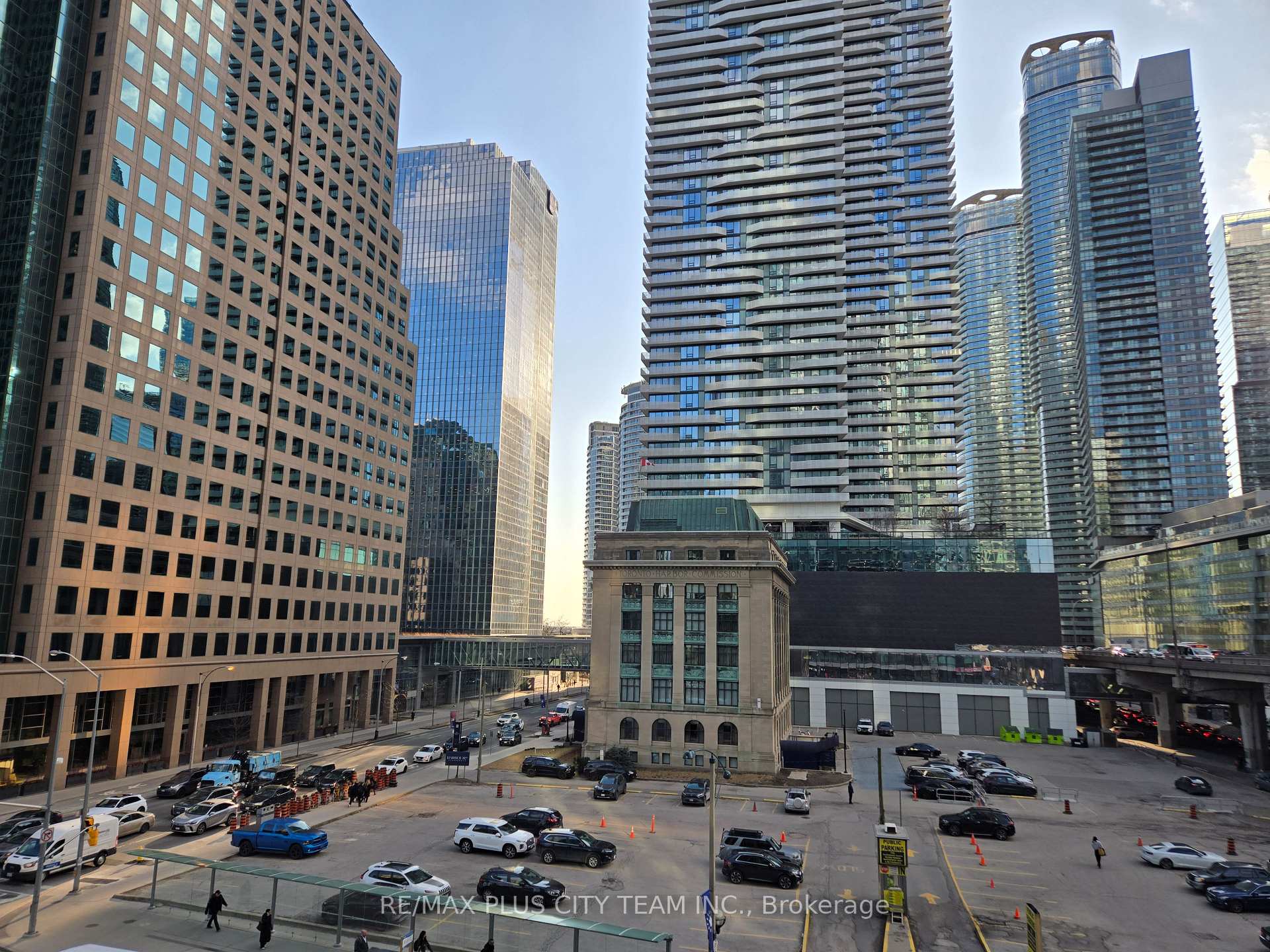 Photo 12 of Unit 402, 33 Bay Street, Toronto, Bay Street Corridor — HOMEH