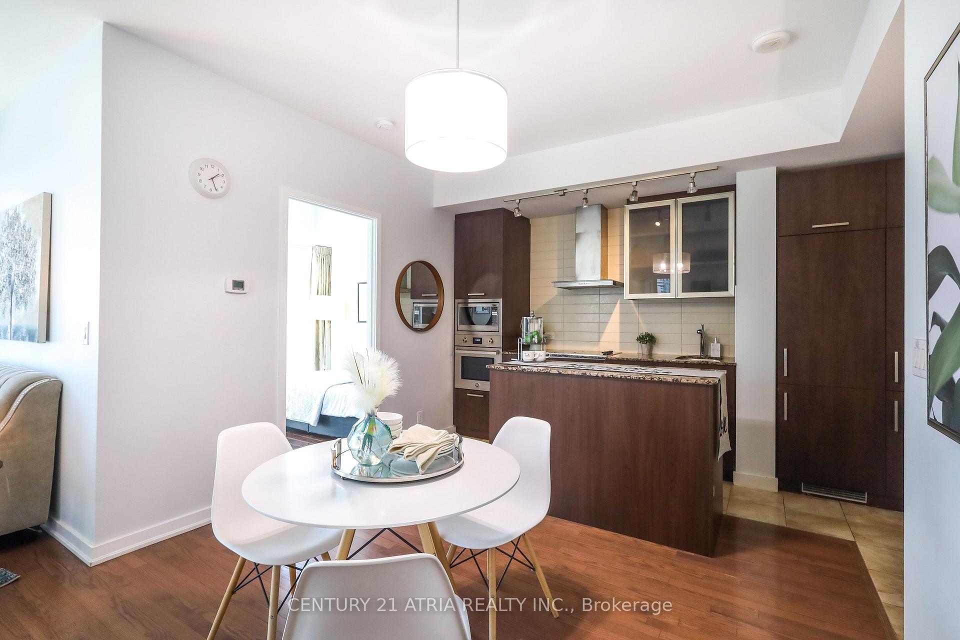 Photo 4 of Unit 1002, 14 York Street, Toronto, Waterfront Communities — HOMEH