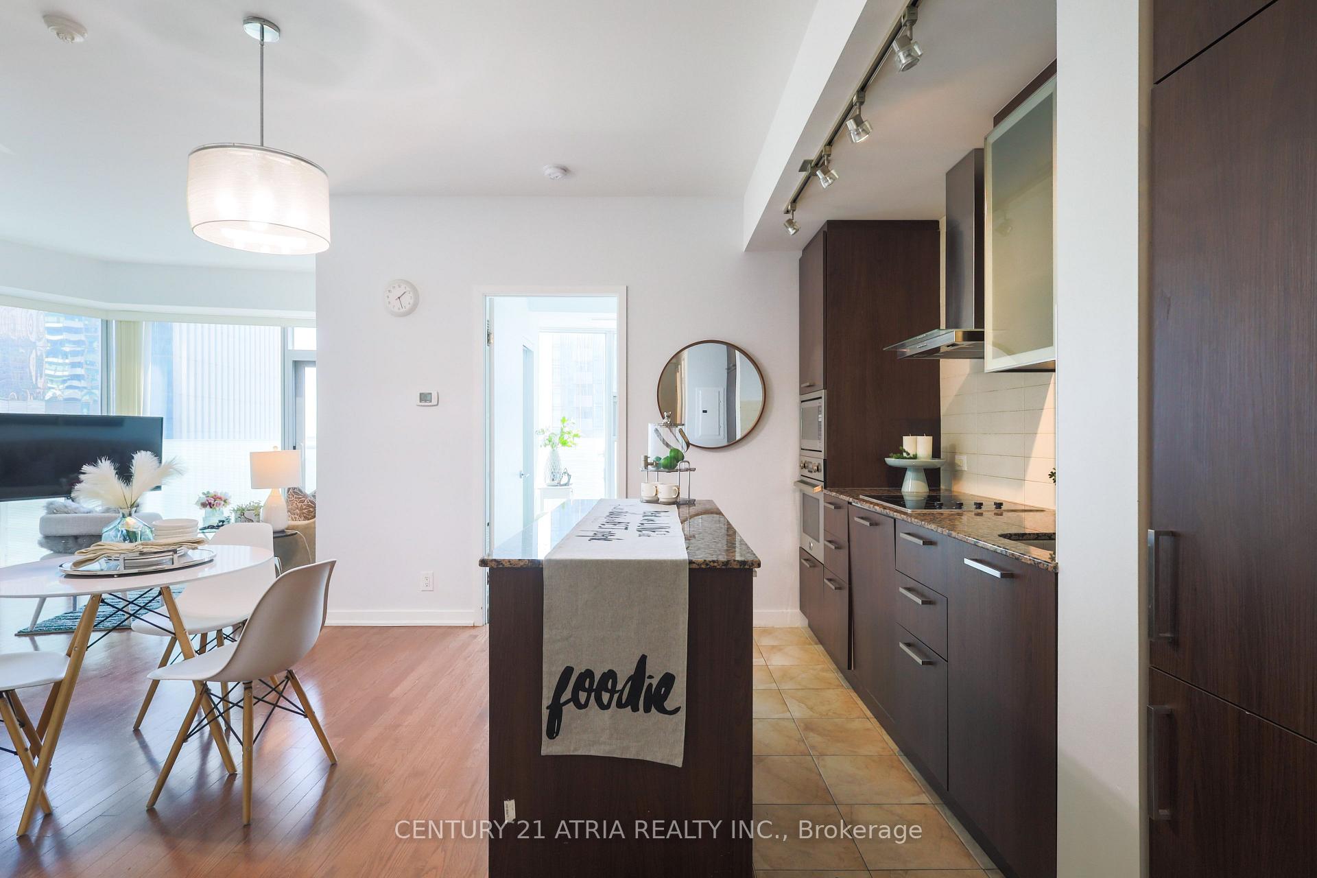 Photo 6 of Unit 1002, 14 York Street, Toronto, Waterfront Communities — HOMEH