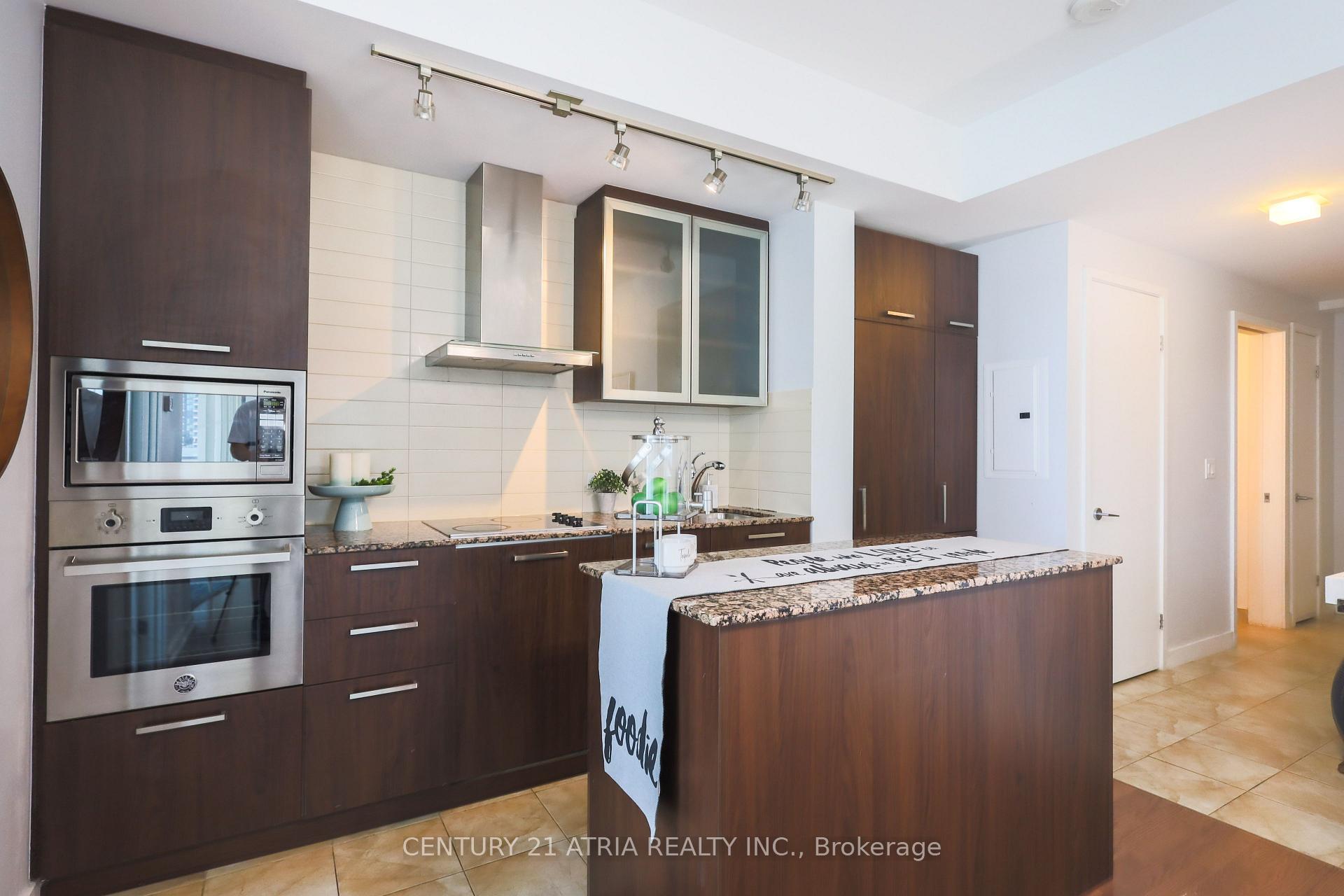 Photo 7 of Unit 1002, 14 York Street, Toronto, Waterfront Communities — HOMEH