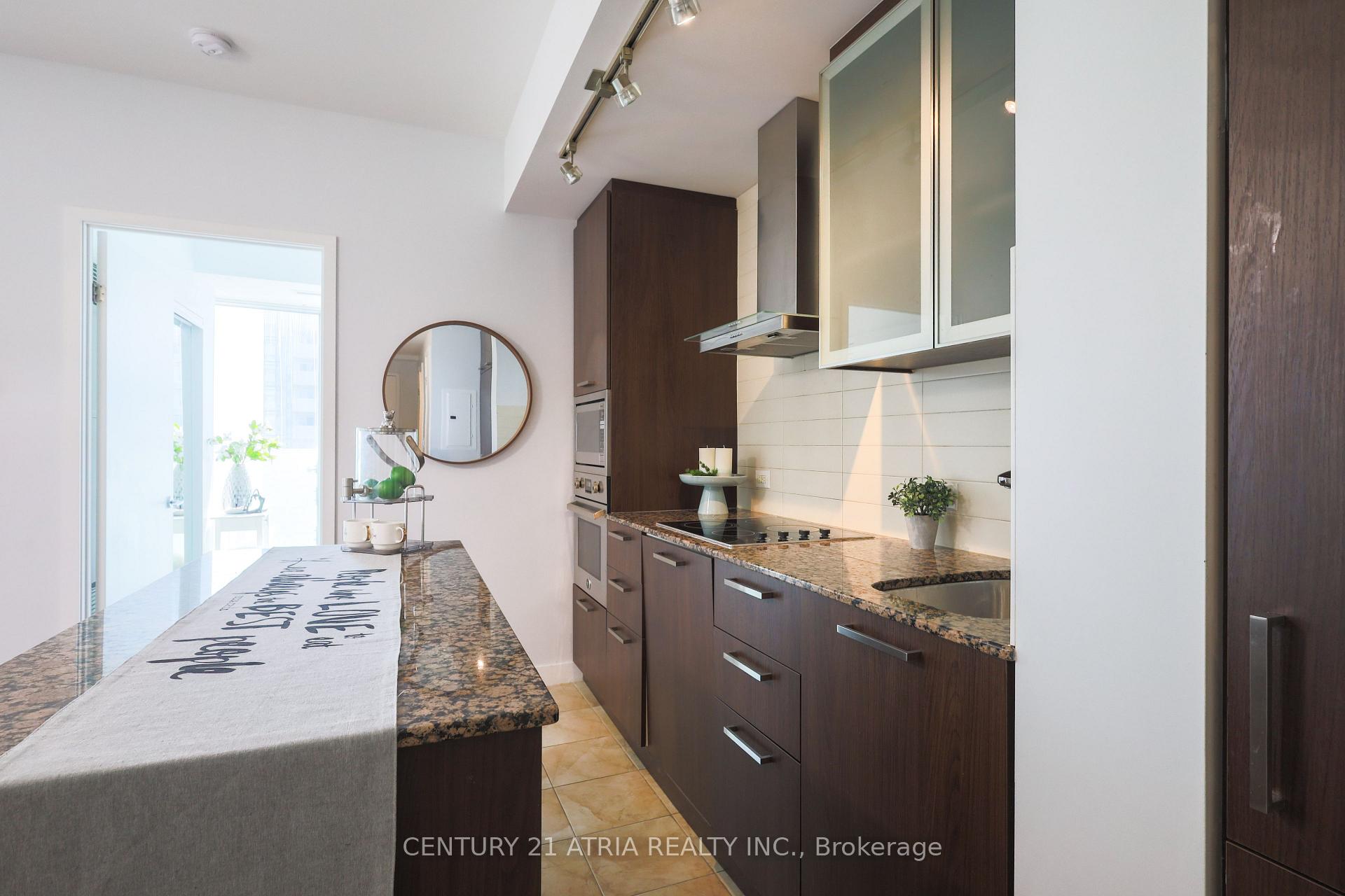 Photo 8 of Unit 1002, 14 York Street, Toronto, Waterfront Communities — HOMEH