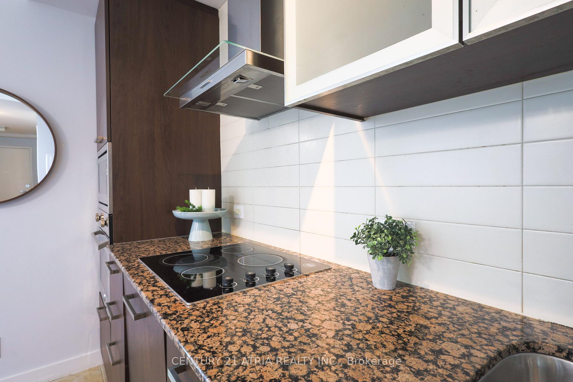 Photo 9 of Unit 1002, 14 York Street, Toronto, Waterfront Communities — HOMEH