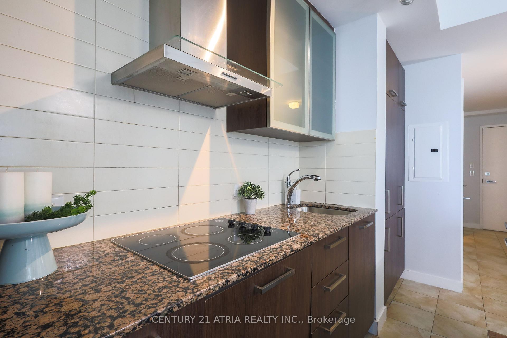 Photo 11 of Unit 1002, 14 York Street, Toronto, Waterfront Communities — HOMEH