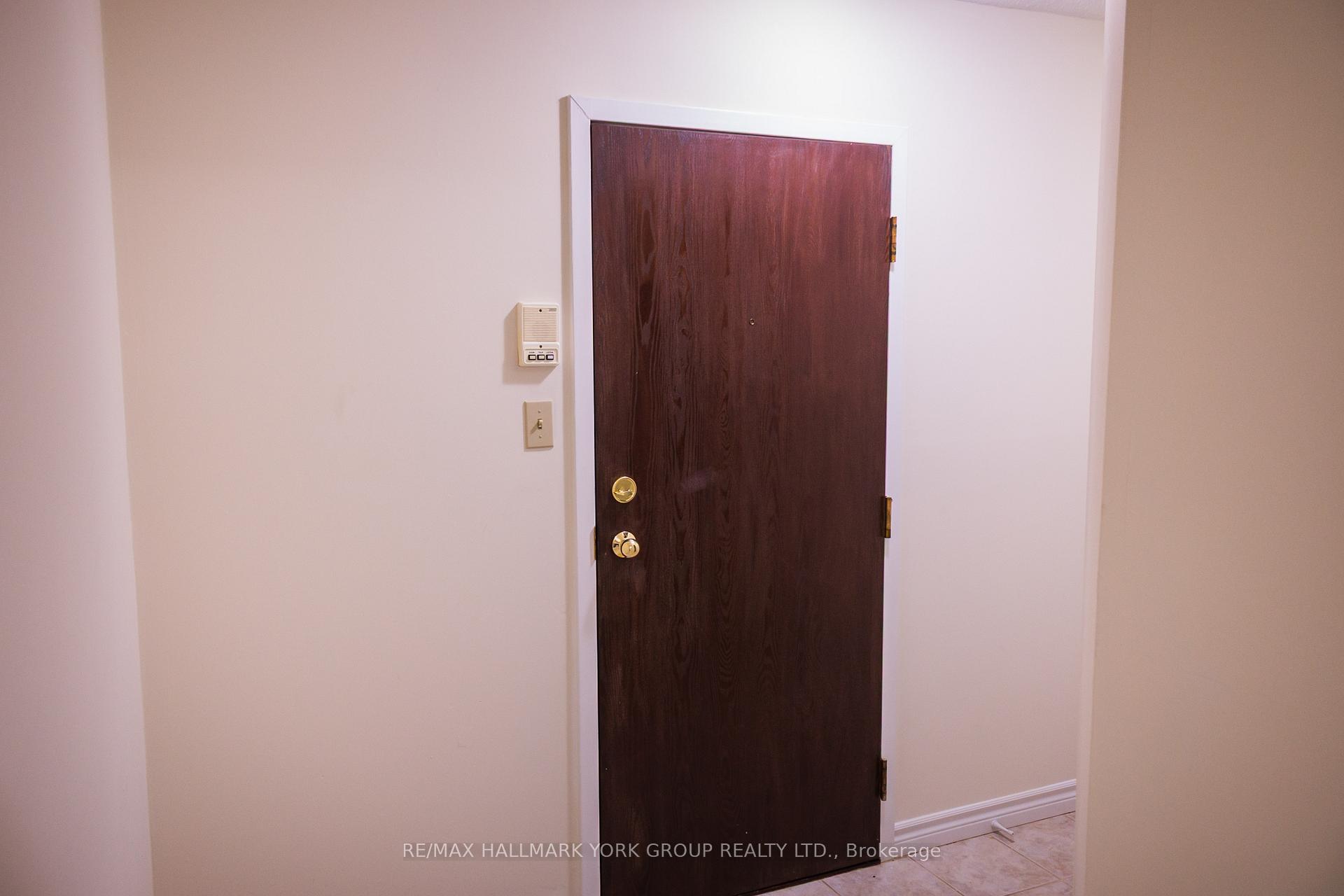Photo 2 of Unit M2, 141 Edgehill Drive, Barrie, Letitia Heights — HOMEH