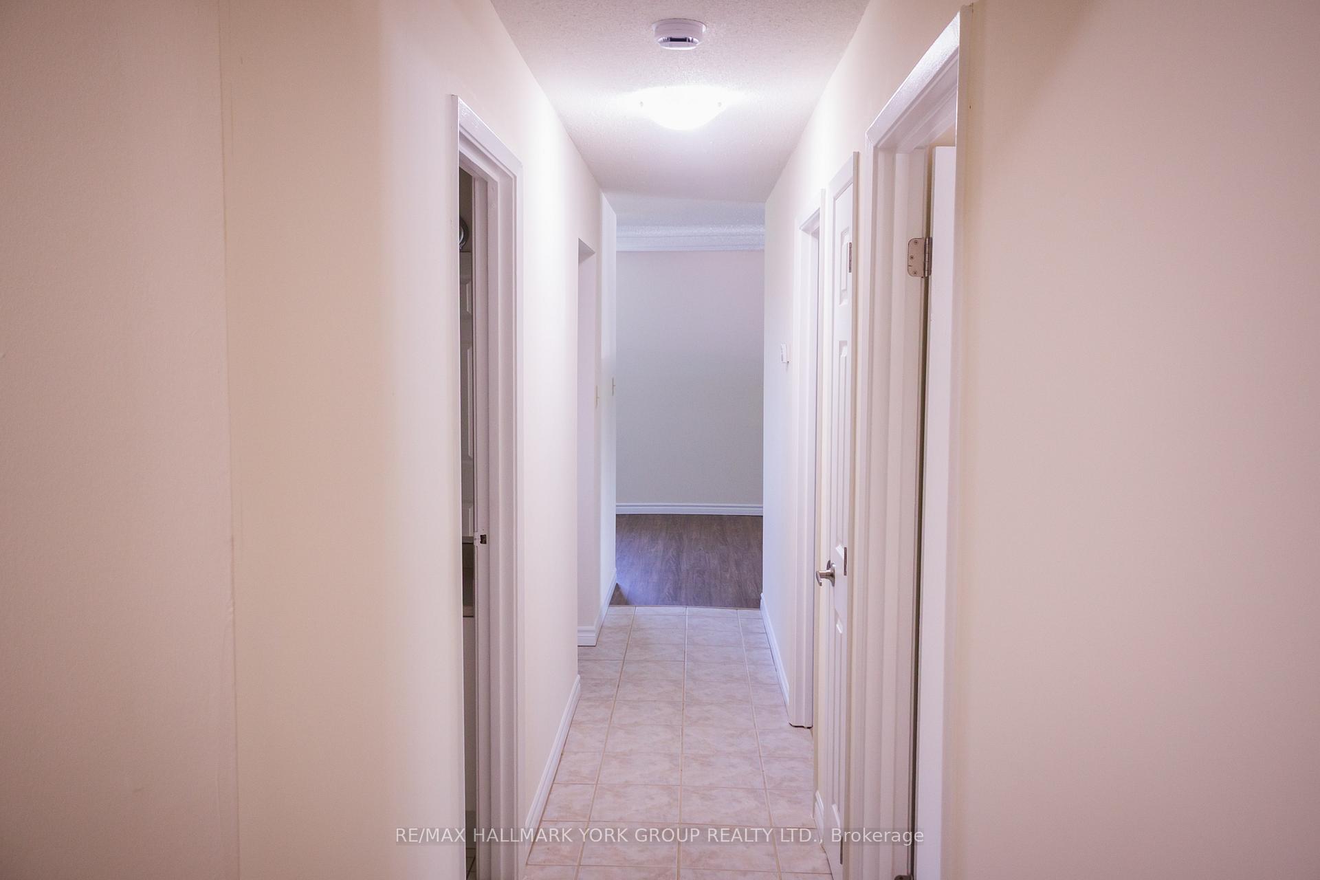 Photo 3 of Unit M2, 141 Edgehill Drive, Barrie, Letitia Heights — HOMEH