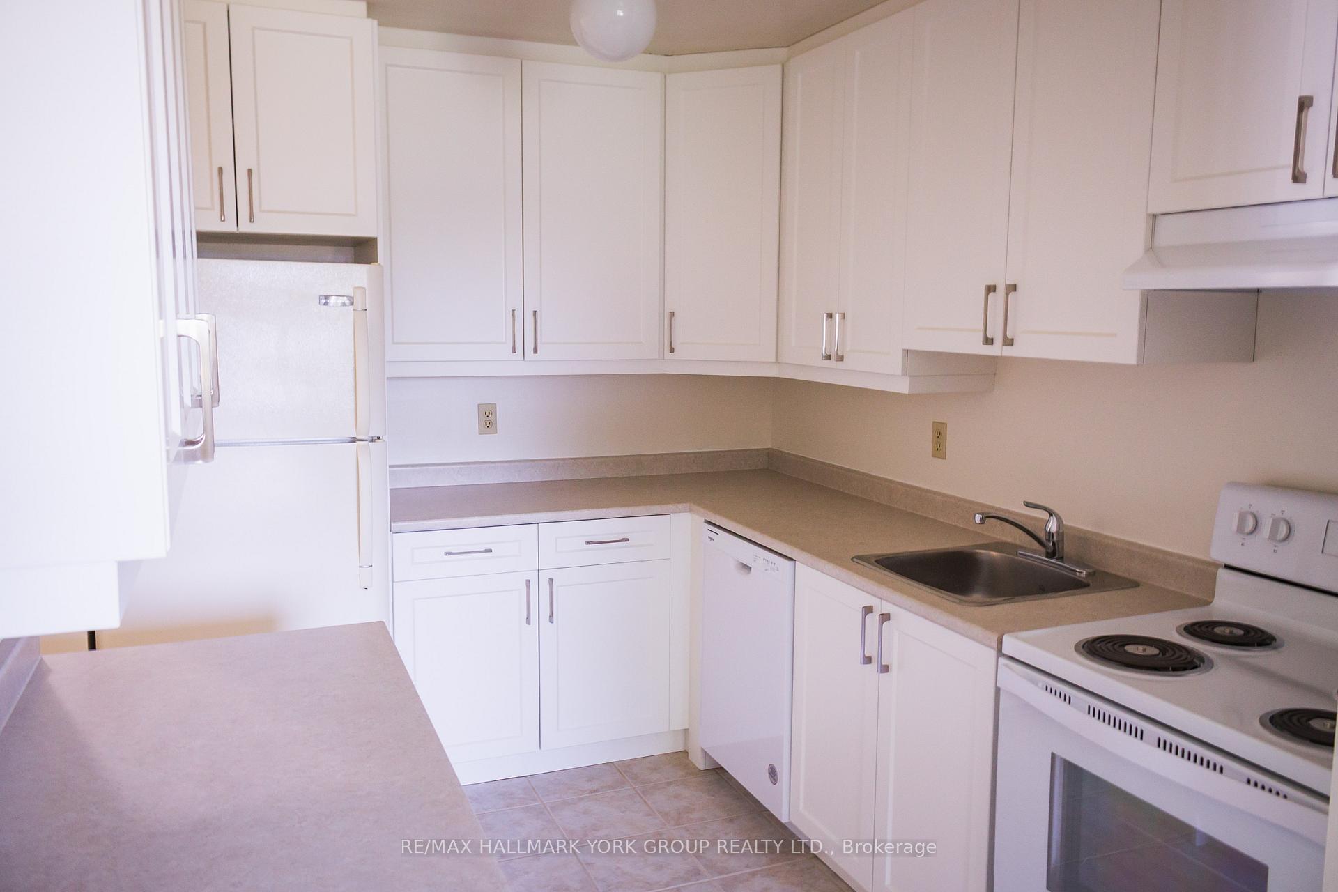 Photo 4 of Unit M2, 141 Edgehill Drive, Barrie, Letitia Heights — HOMEH